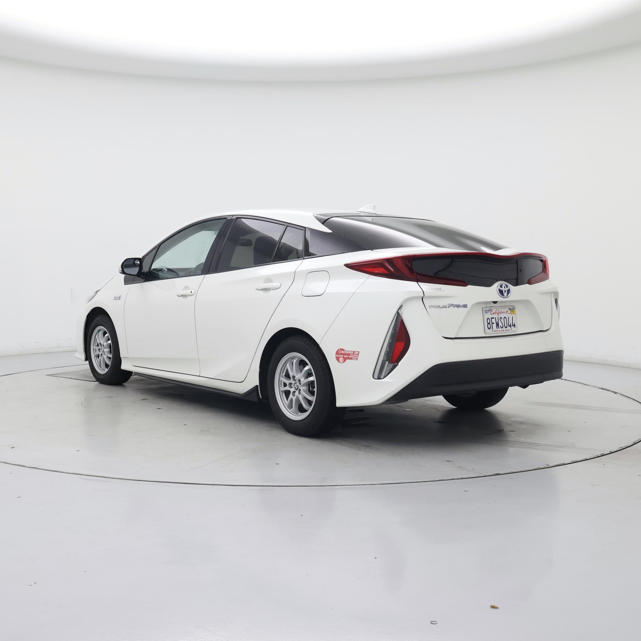 Thumbnail: 2018 Toyota Prius Prime - 2