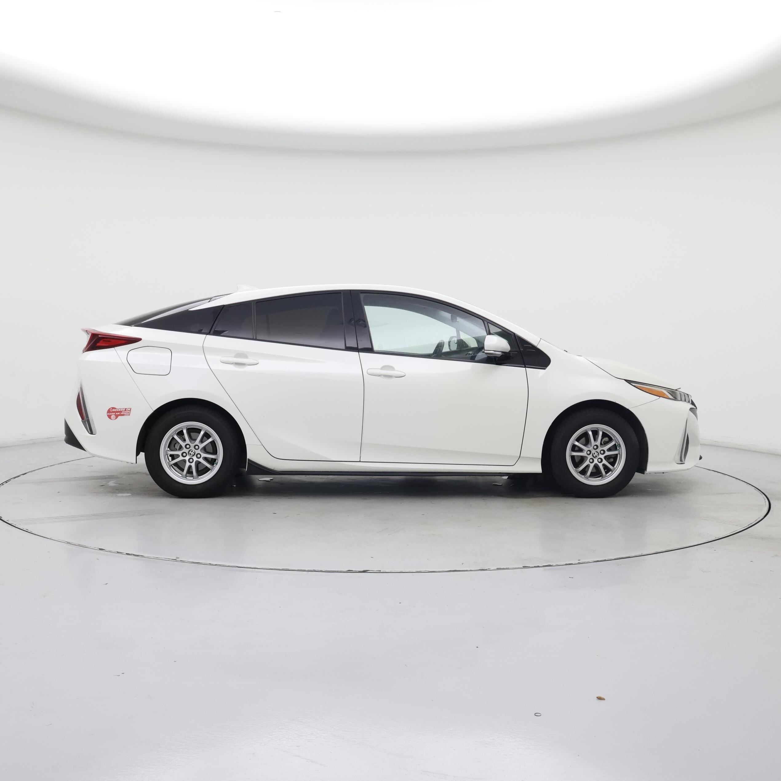 Thumbnail: 2018 Toyota Prius Prime - 7