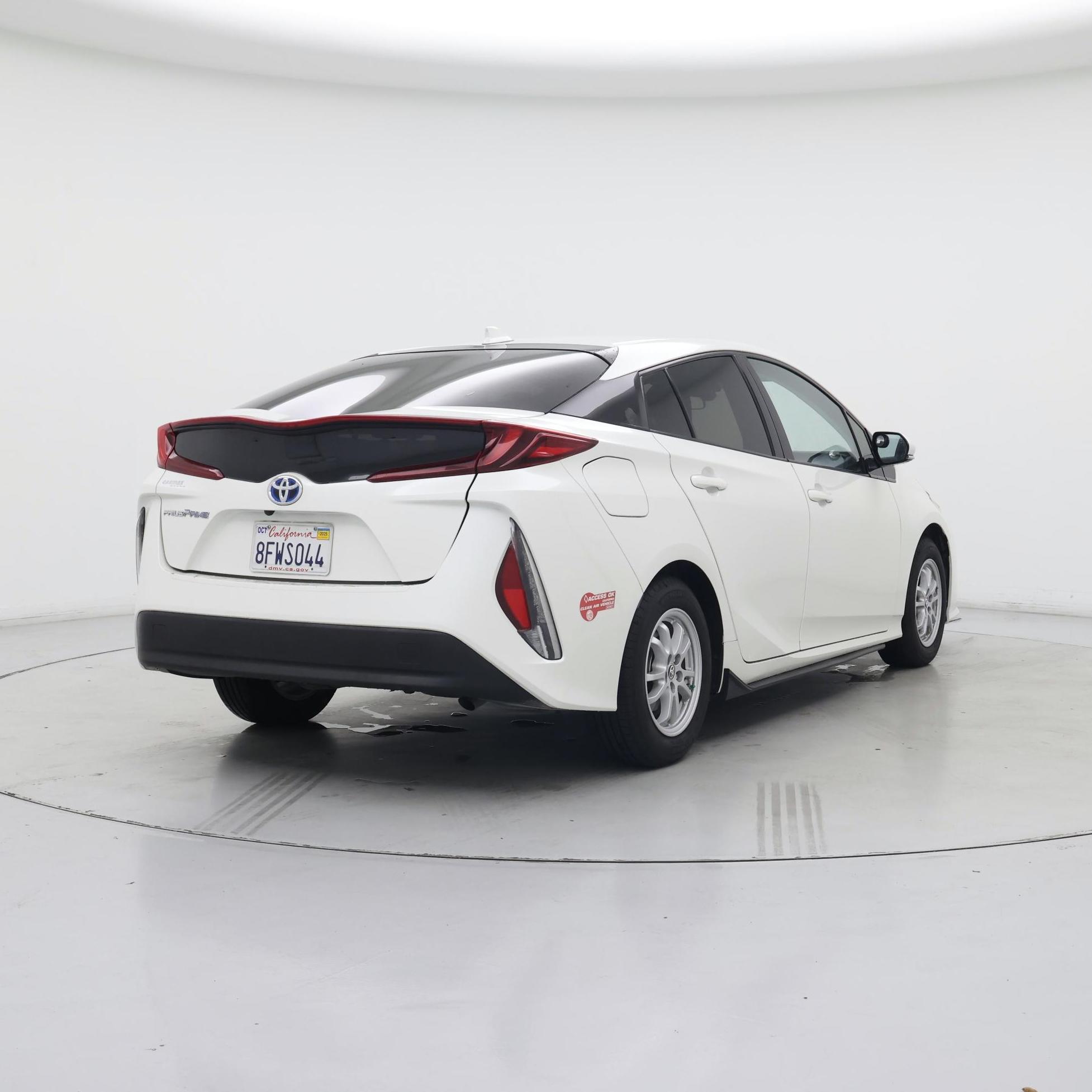 Thumbnail: 2018 Toyota Prius Prime - 8