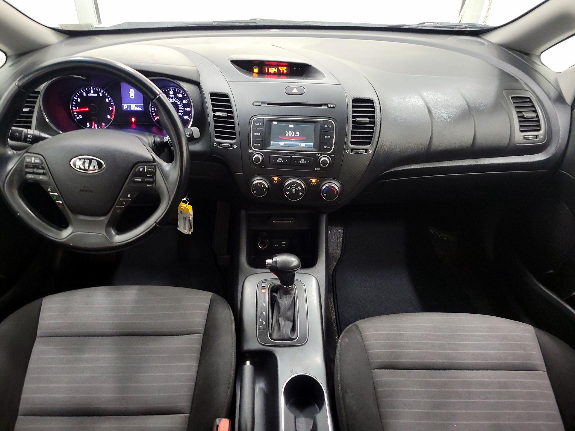 Thumbnail: 2016 Kia Forte - 9