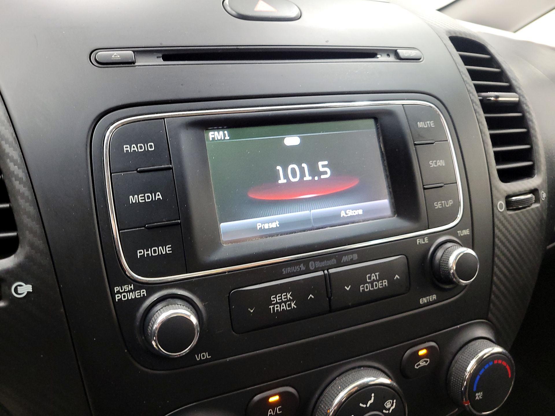 Thumbnail: 2016 Kia Forte - 15