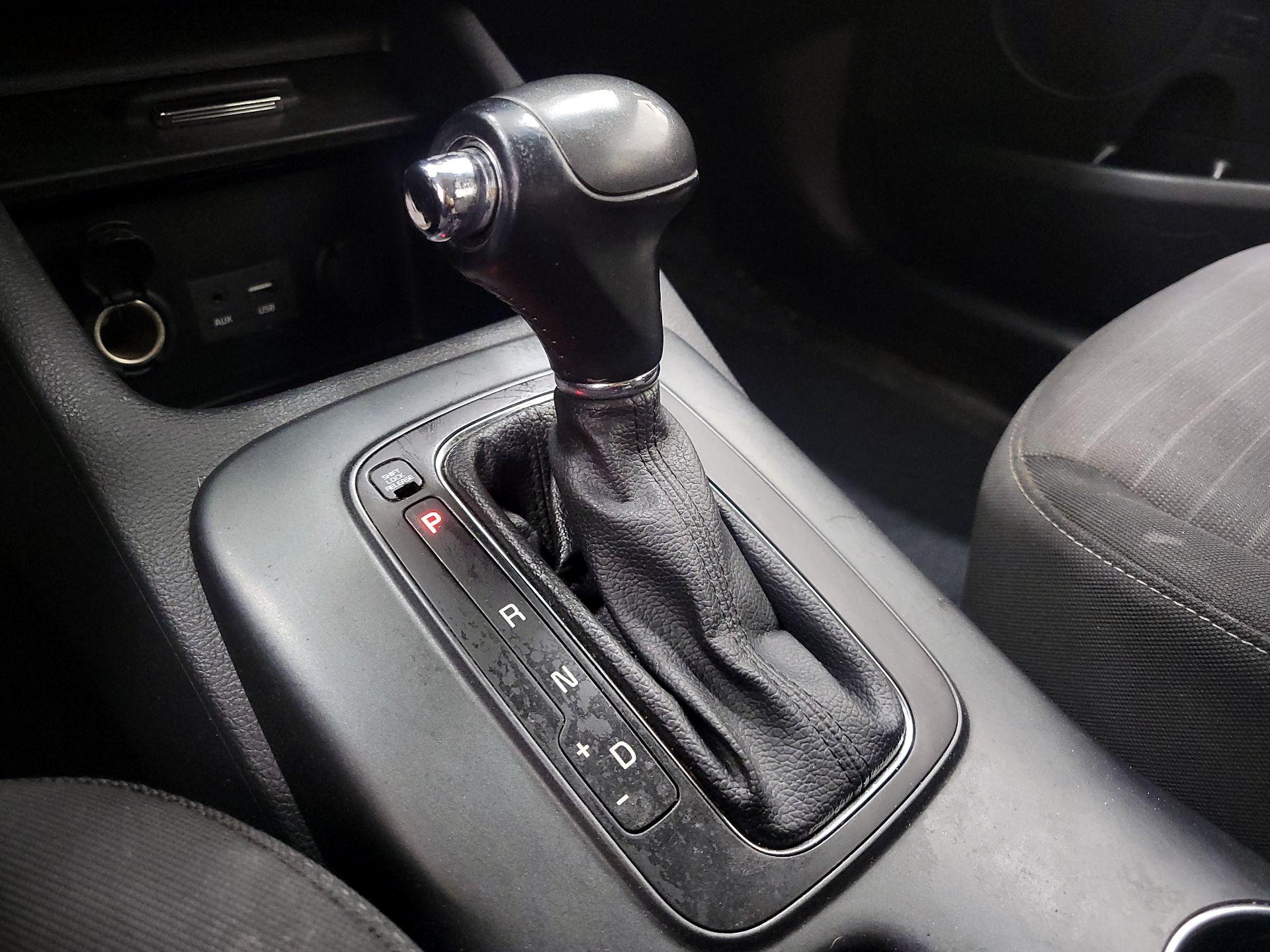 Thumbnail: 2016 Kia Forte - 17