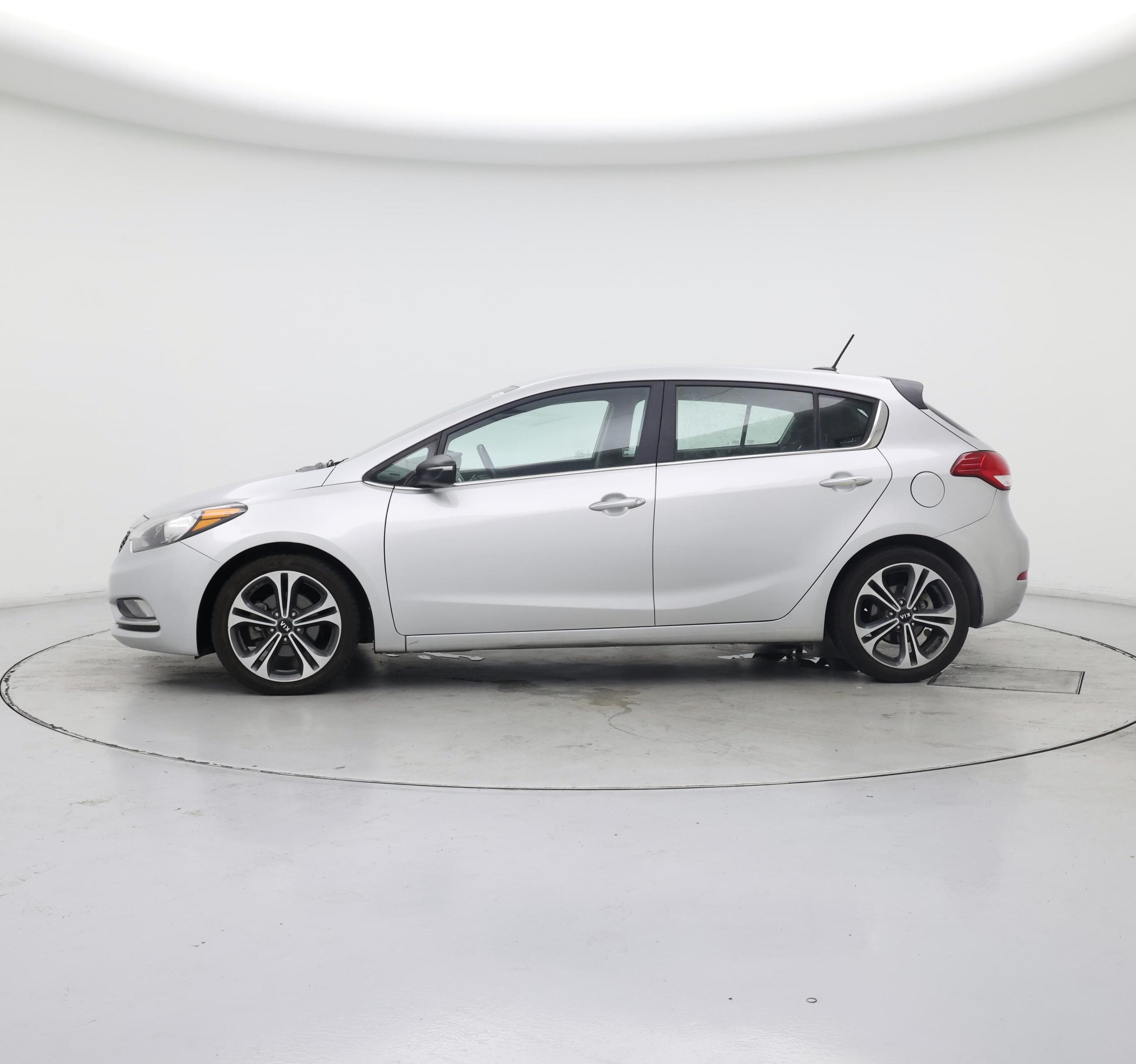 Thumbnail: 2016 Kia Forte - 3
