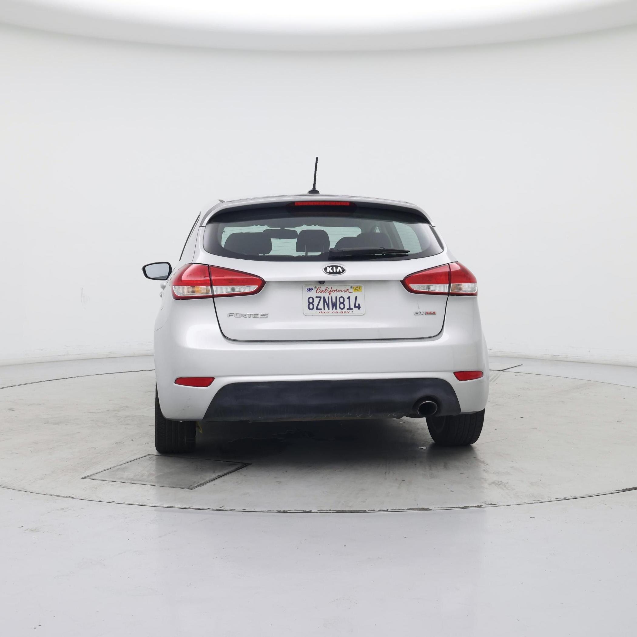 Thumbnail: 2016 Kia Forte - 6