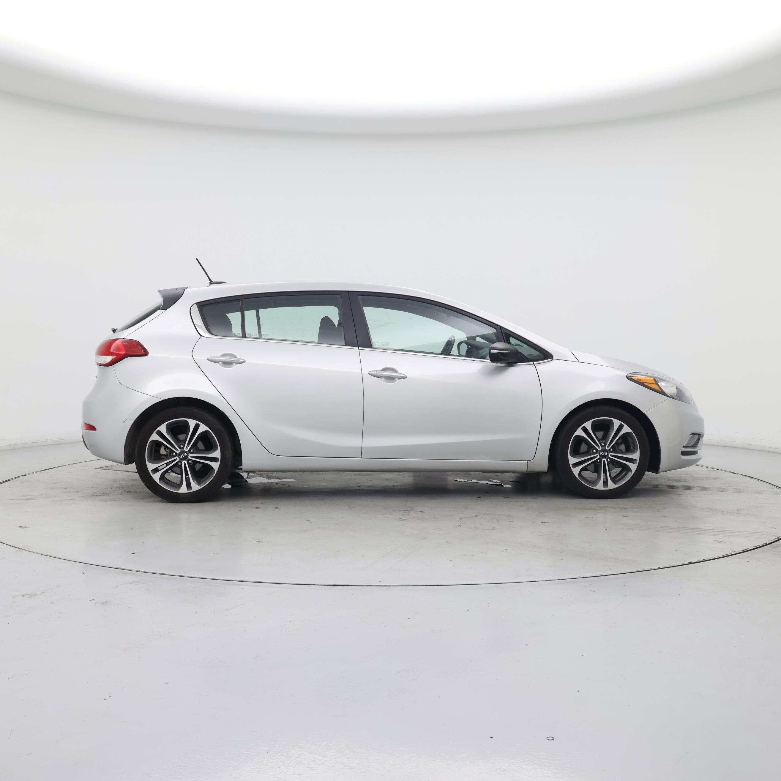 Thumbnail: 2016 Kia Forte - 7
