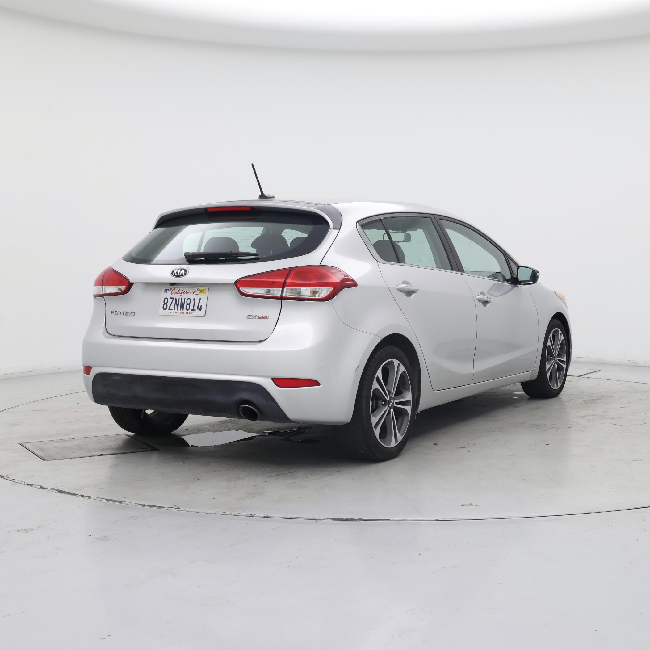 Thumbnail: 2016 Kia Forte - 8