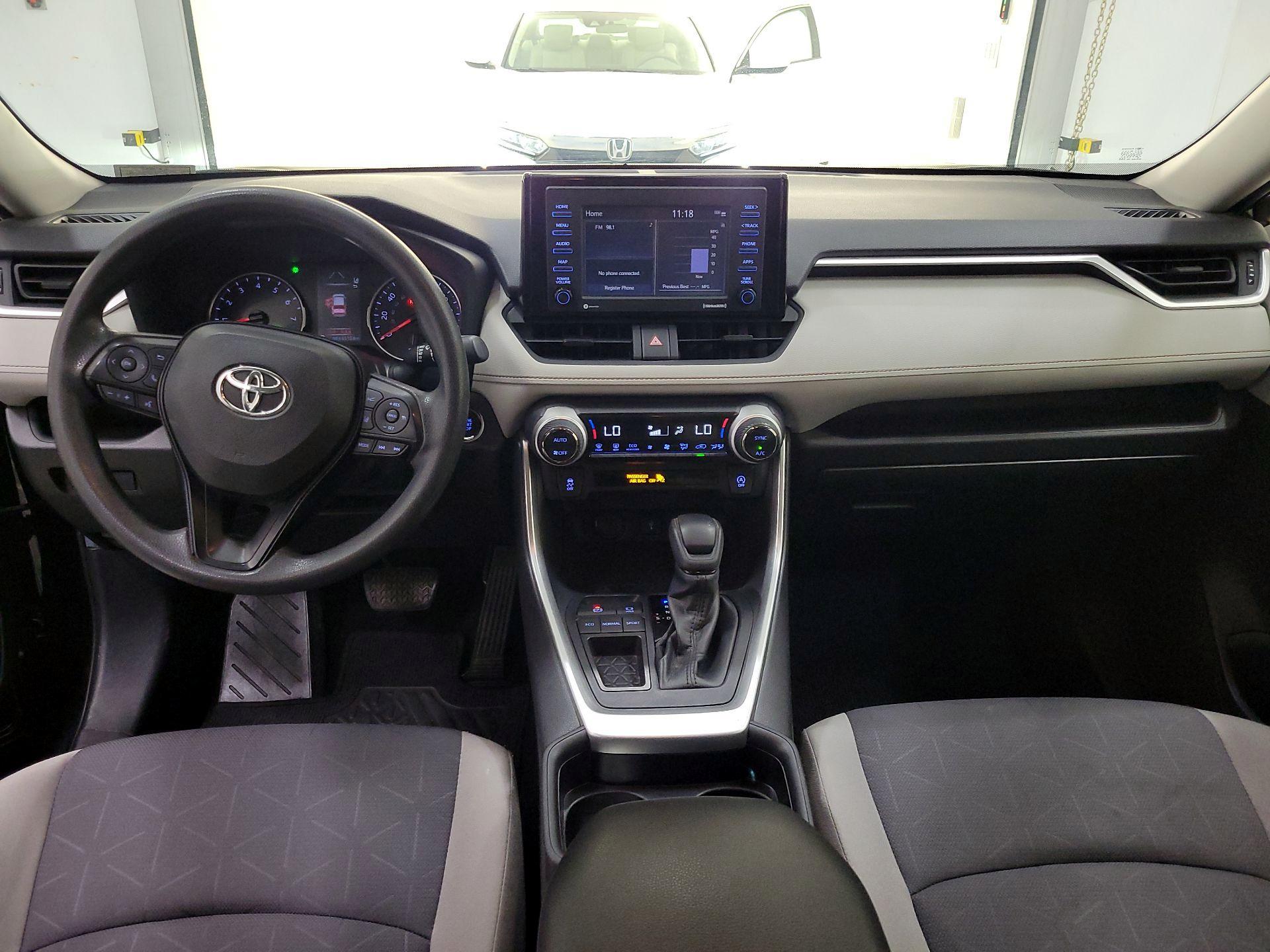 Thumbnail: 2020 Toyota RAV4 - 9