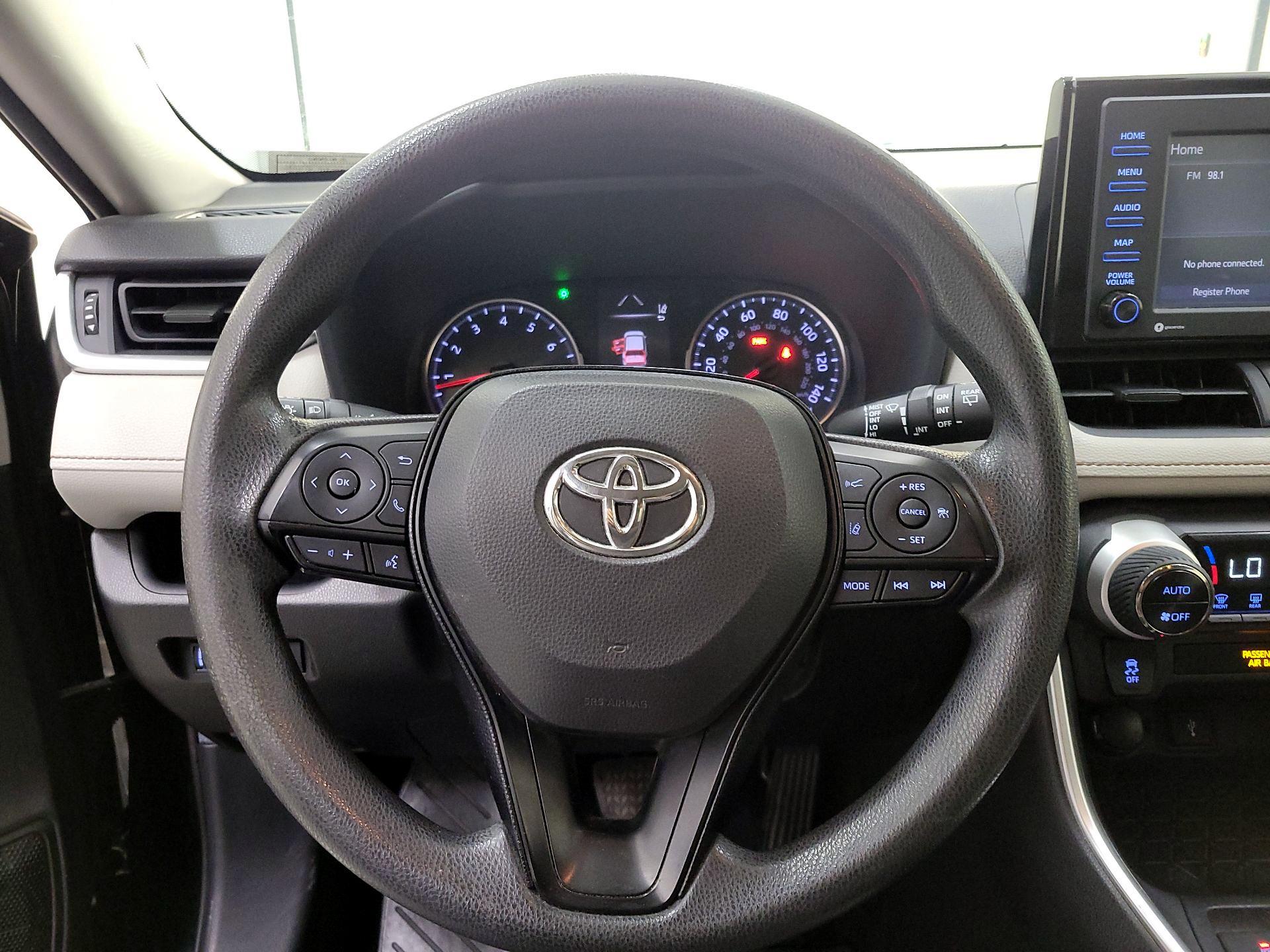 Thumbnail: 2020 Toyota RAV4 - 10