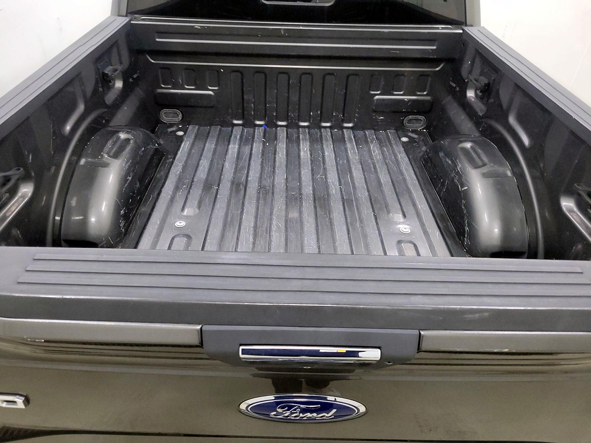 Thumbnail: 2017 Ford F-150 - 20