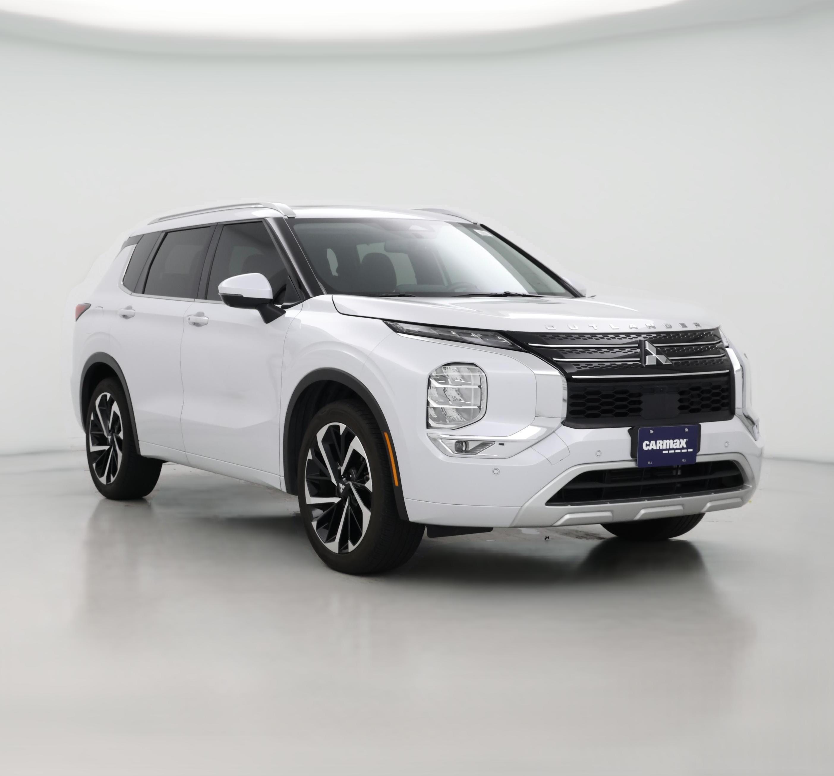 Thumbnail: 2023 Mitsubishi Outlander - 1