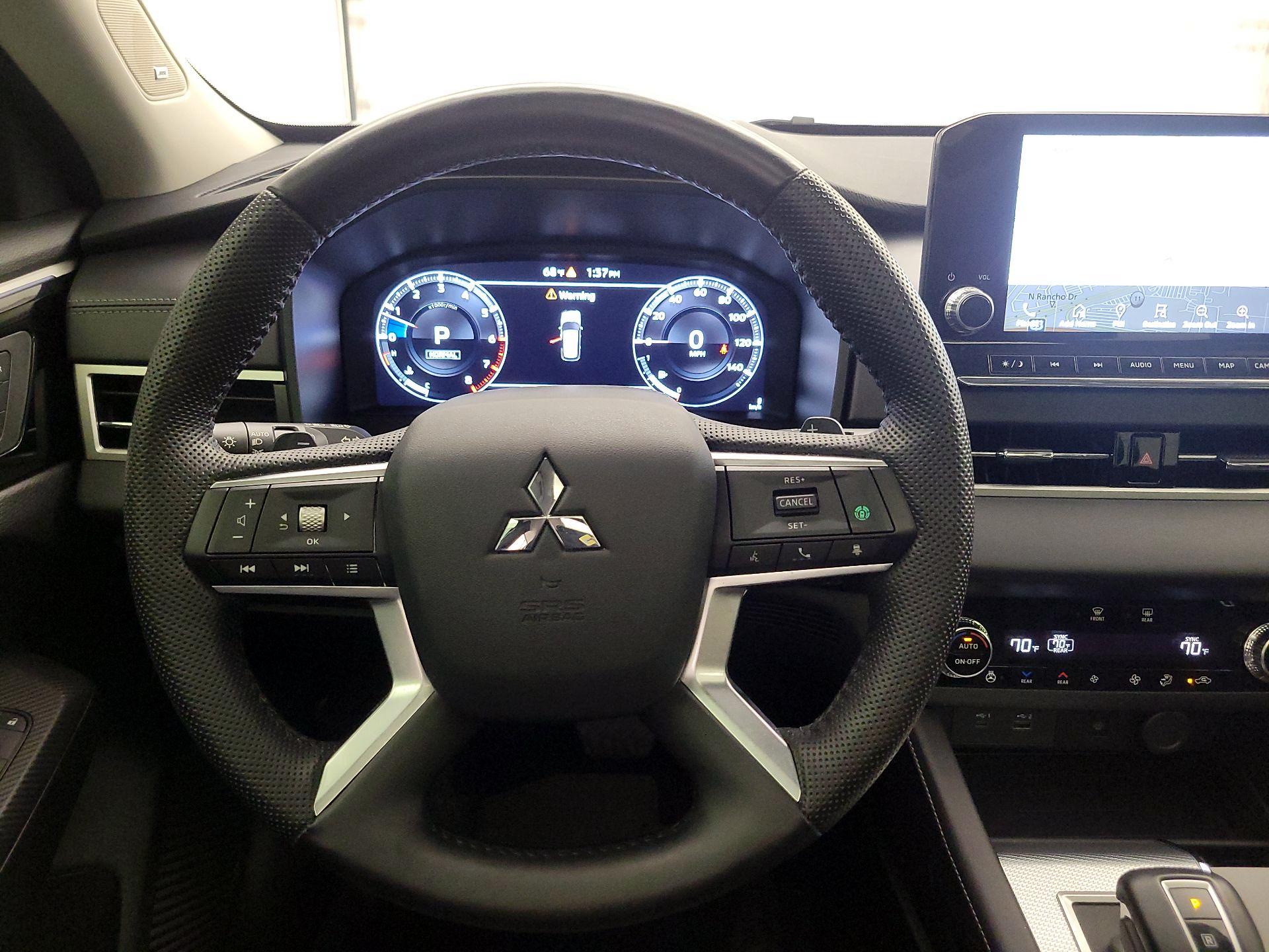 Thumbnail: 2023 Mitsubishi Outlander - 10
