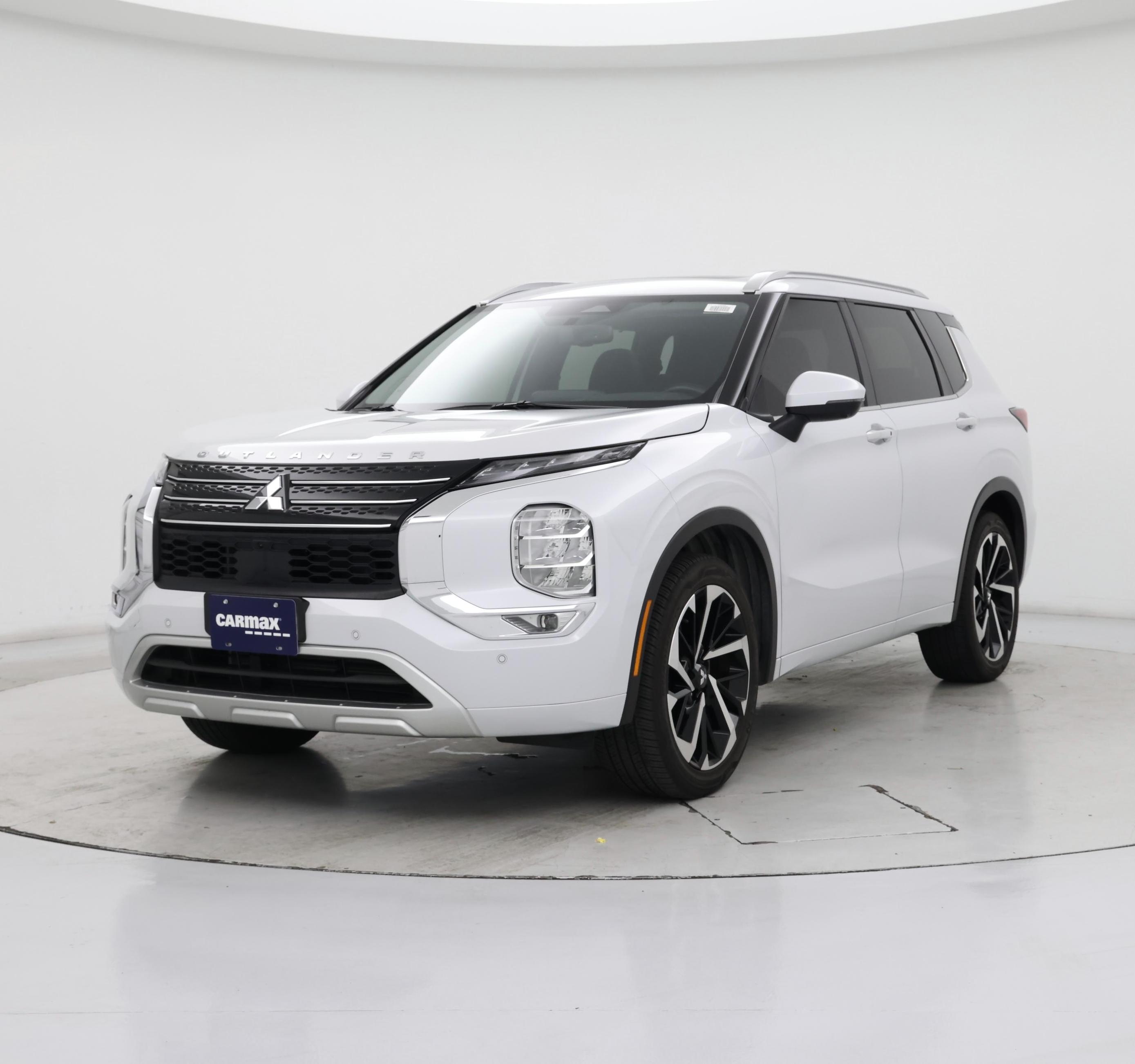 Thumbnail: 2023 Mitsubishi Outlander - 4