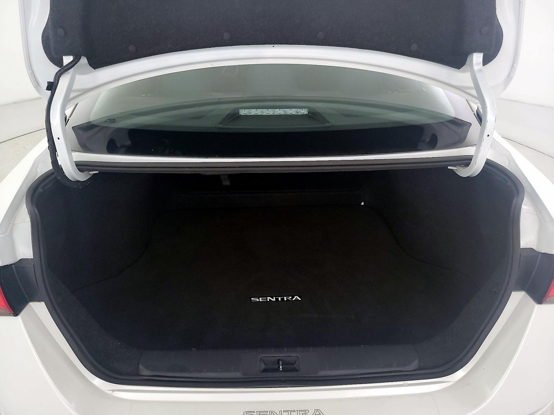 Thumbnail: 2020 Nissan Sentra - 20