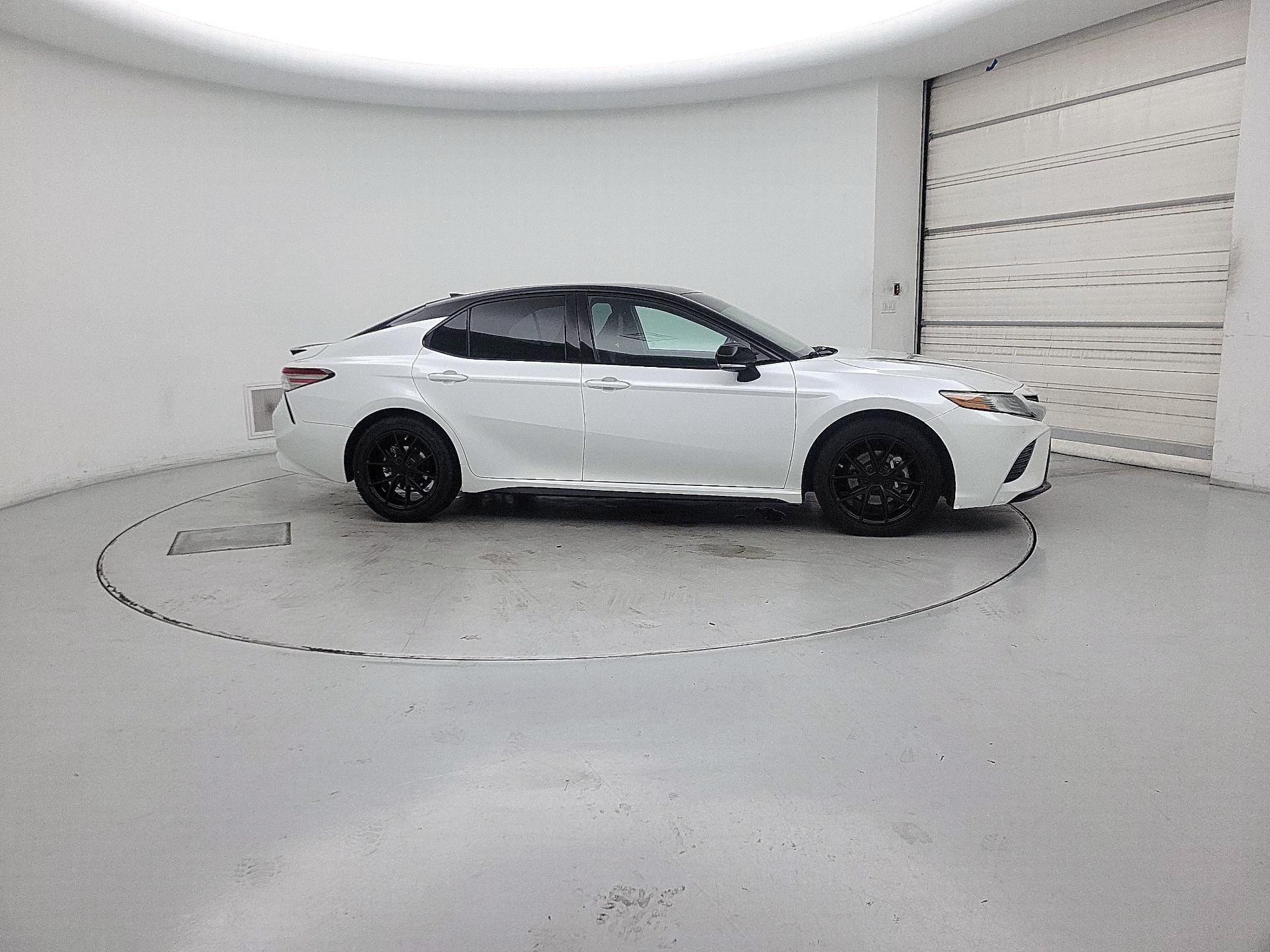 Thumbnail: 2018 Toyota Camry - 4