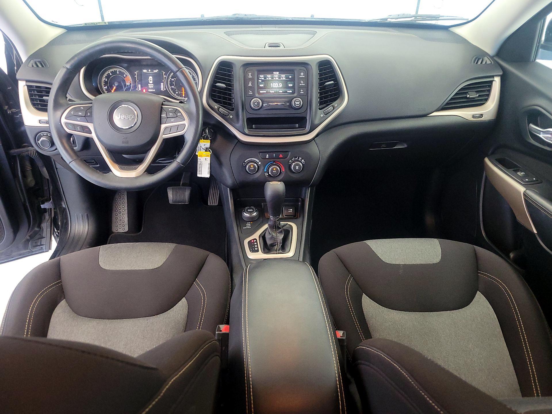 Thumbnail: 2017 Jeep Cherokee - 9