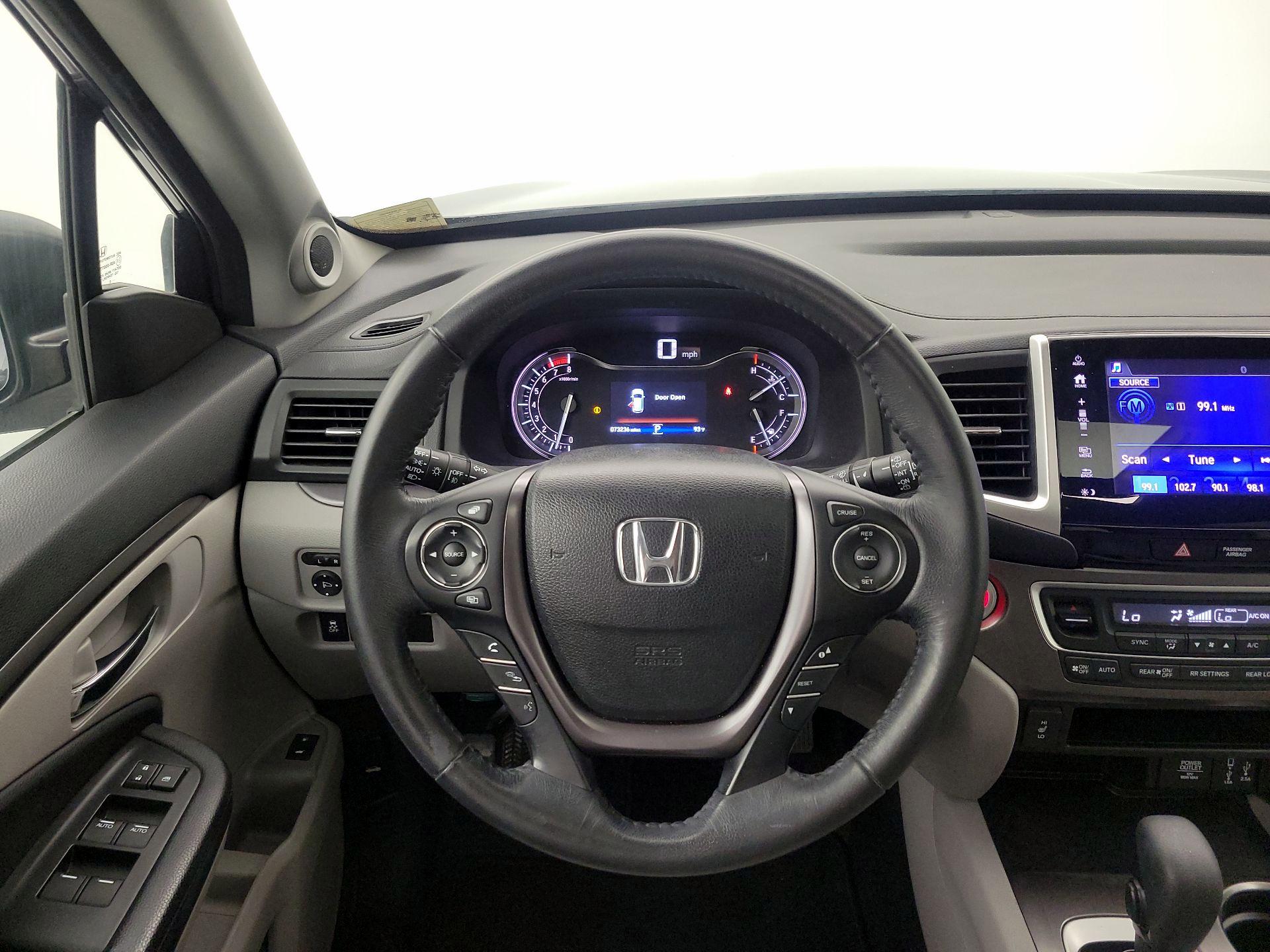 Thumbnail: 2018 Honda Pilot - 10