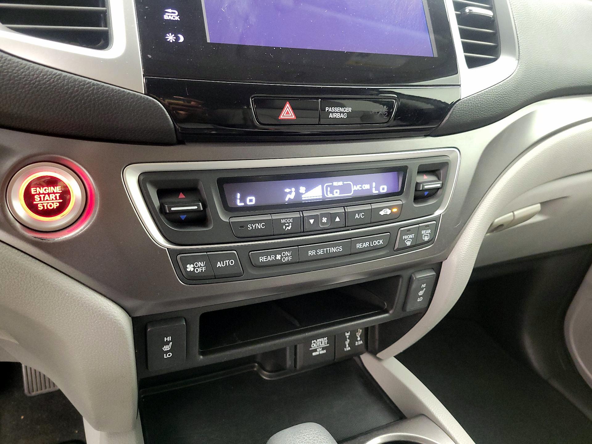Thumbnail: 2018 Honda Pilot - 16