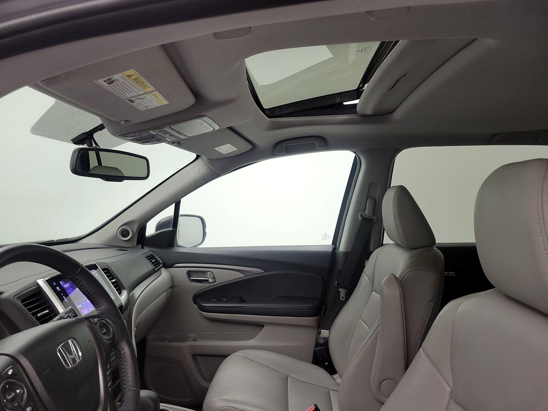Thumbnail: 2018 Honda Pilot - 19