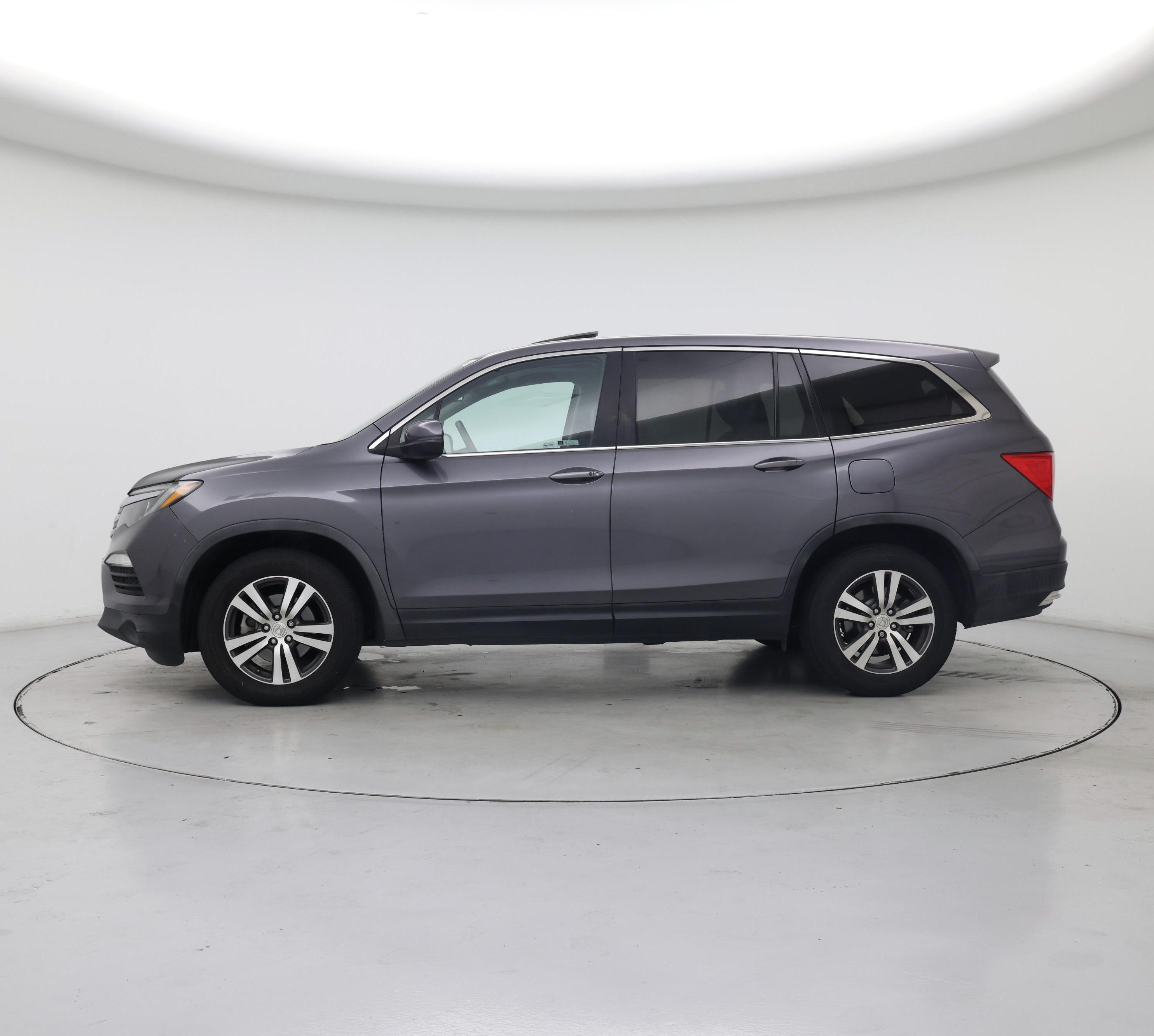 Thumbnail: 2018 Honda Pilot - 3