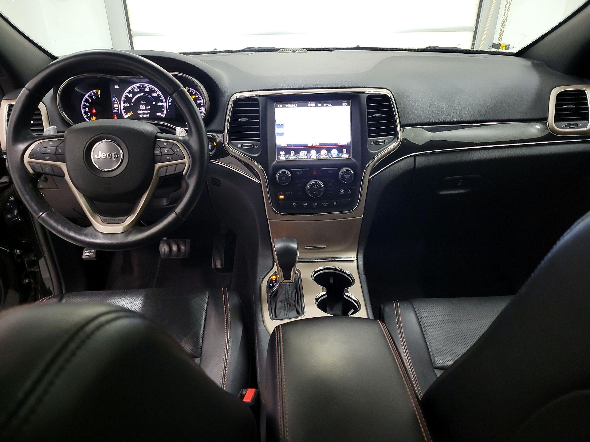 Thumbnail: 2016 Jeep Grand Cherokee - 9