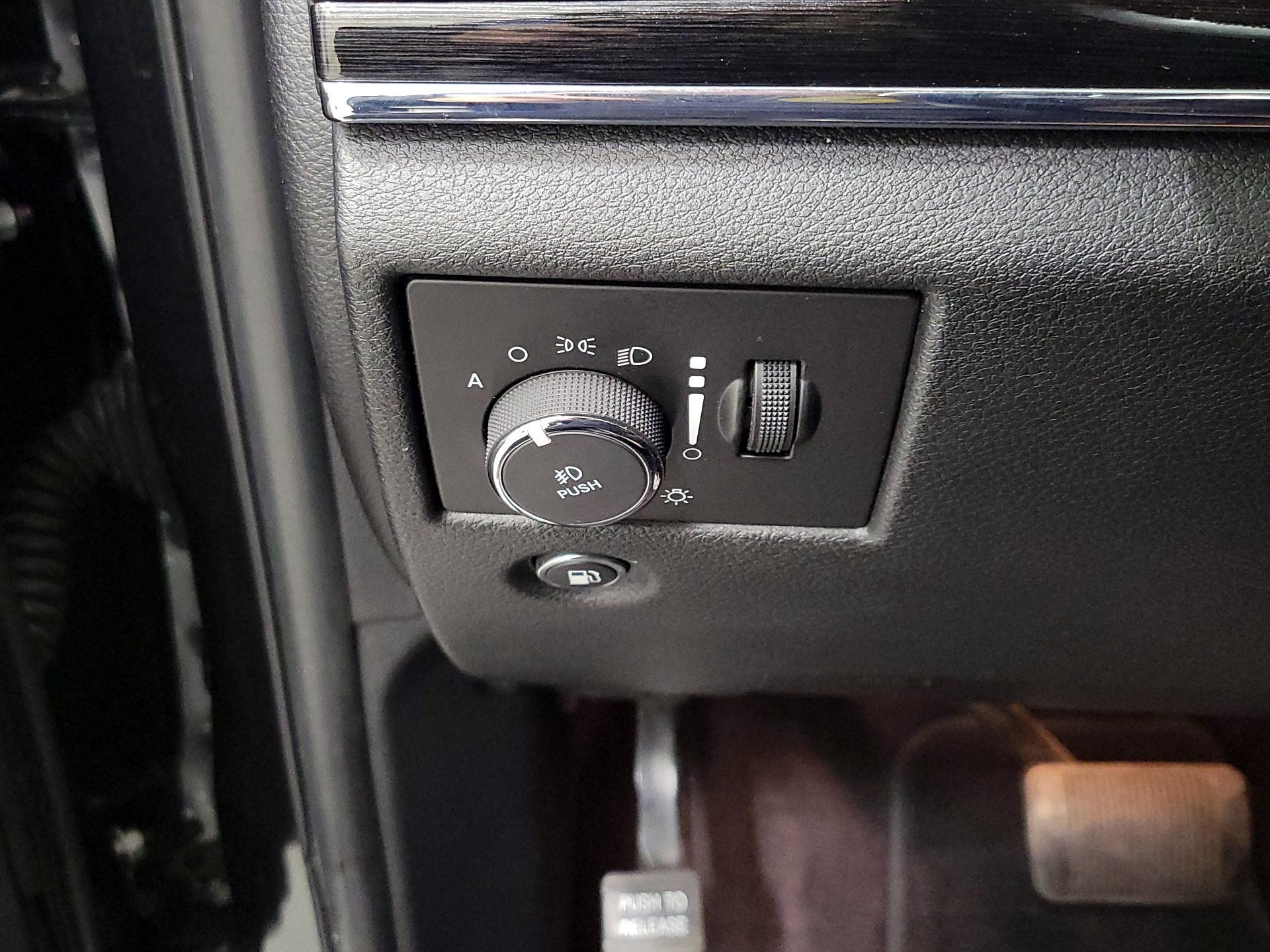 Thumbnail: 2016 Jeep Grand Cherokee - 13