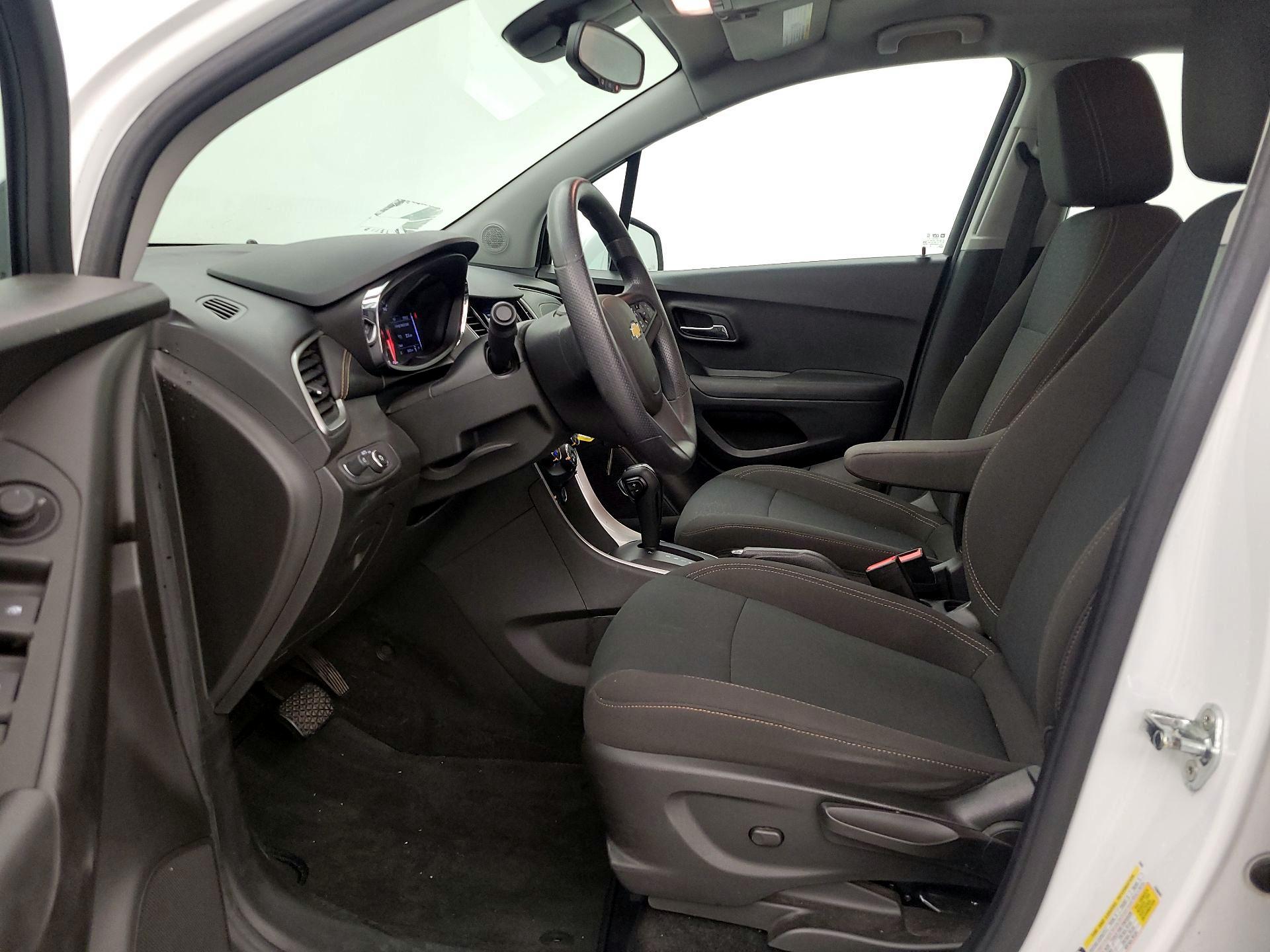 Thumbnail: 2018 Chevrolet Trax - 11