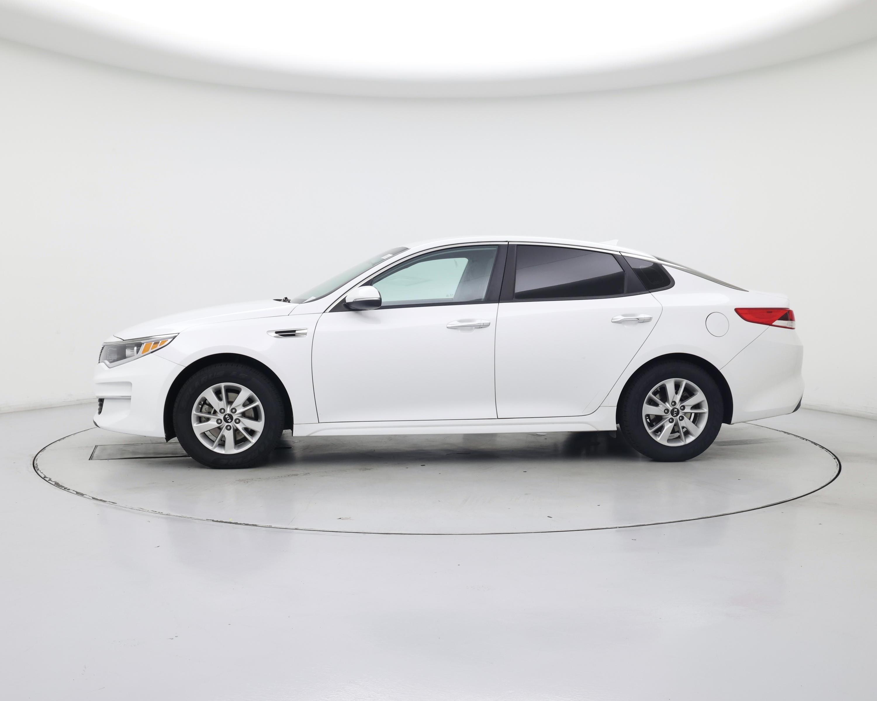 Thumbnail: 2018 Kia Optima - 3