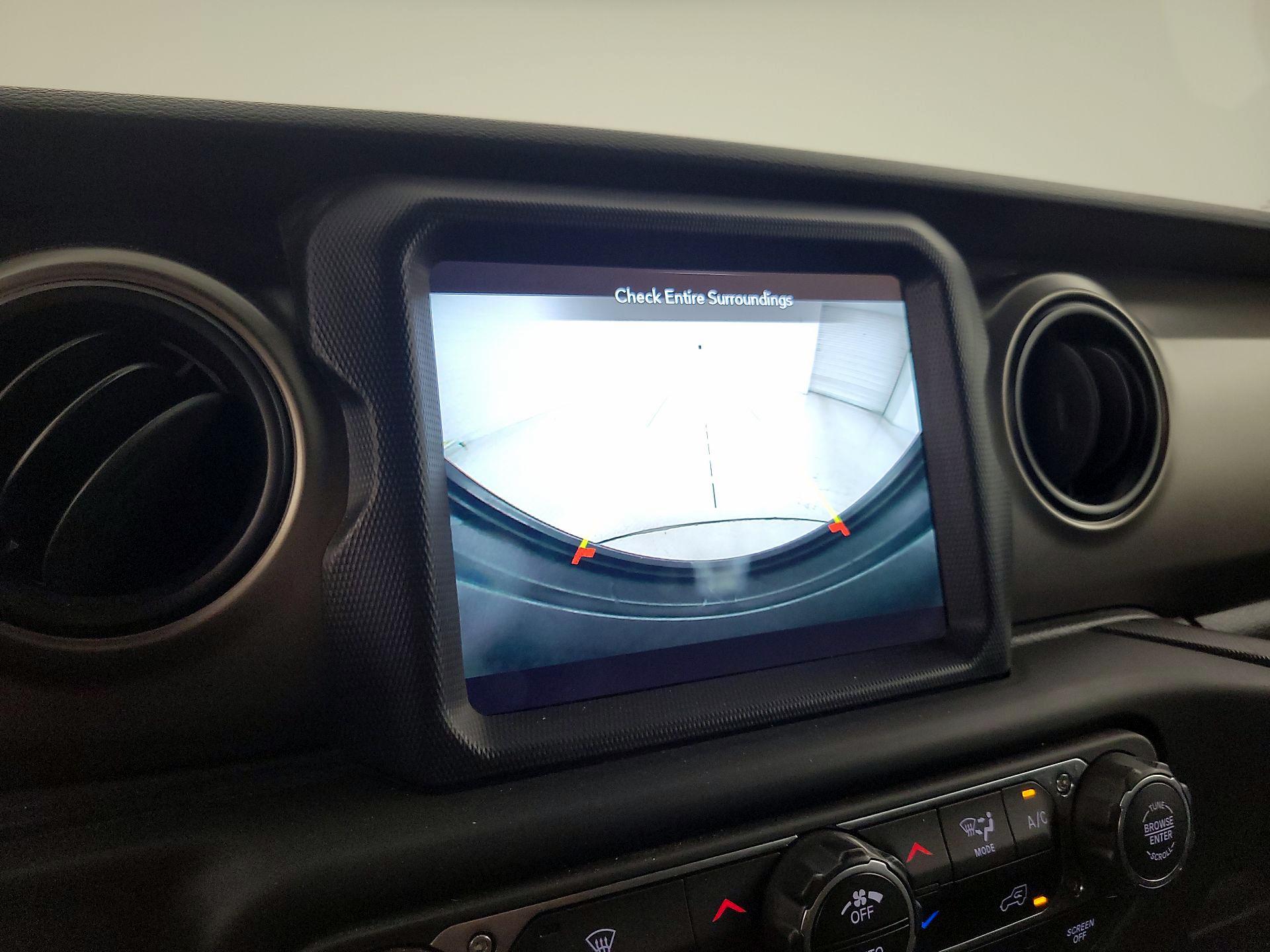 Thumbnail: 2021 Jeep Wrangler - 15