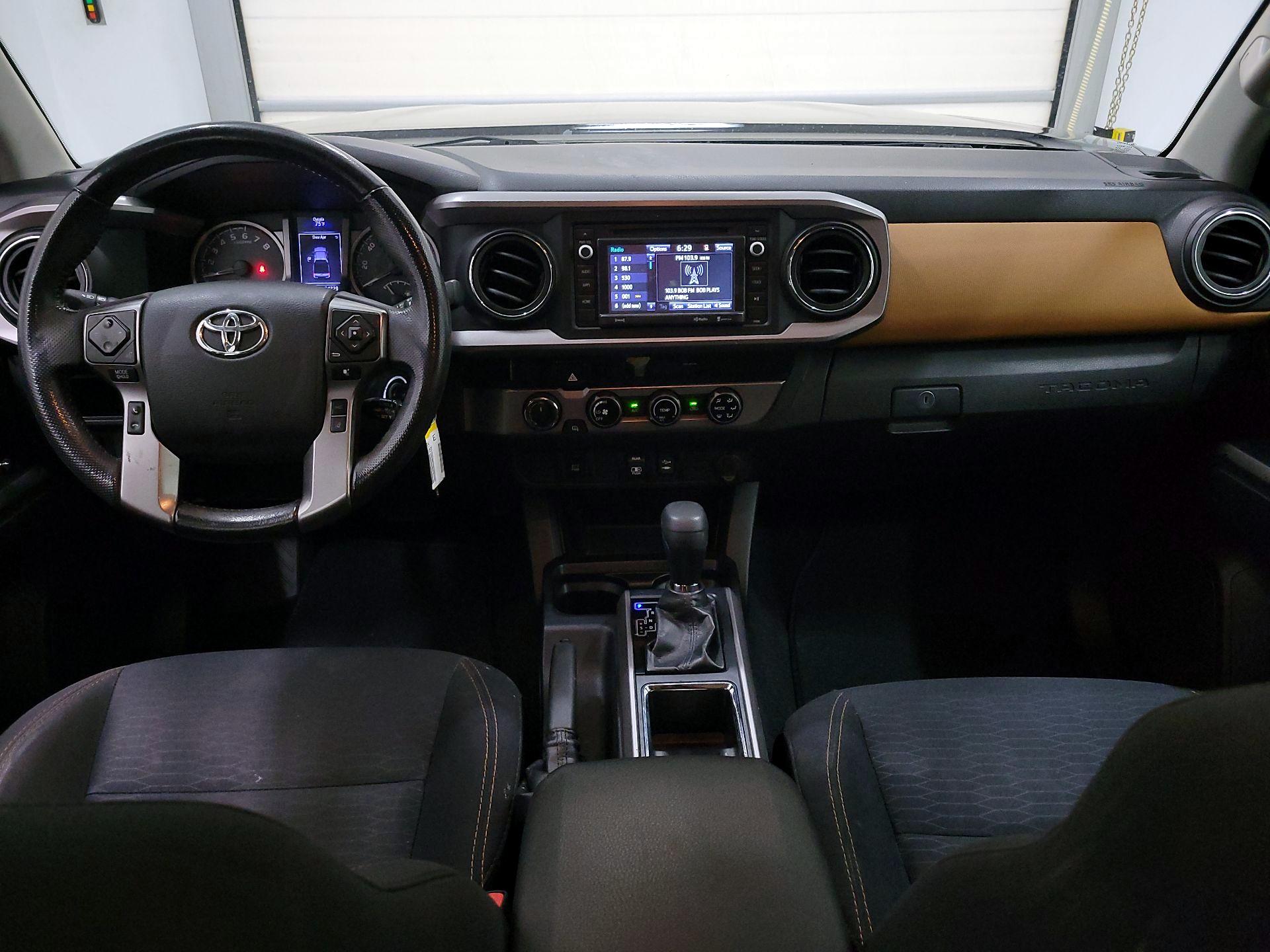 Thumbnail: 2018 Toyota Tacoma - 9