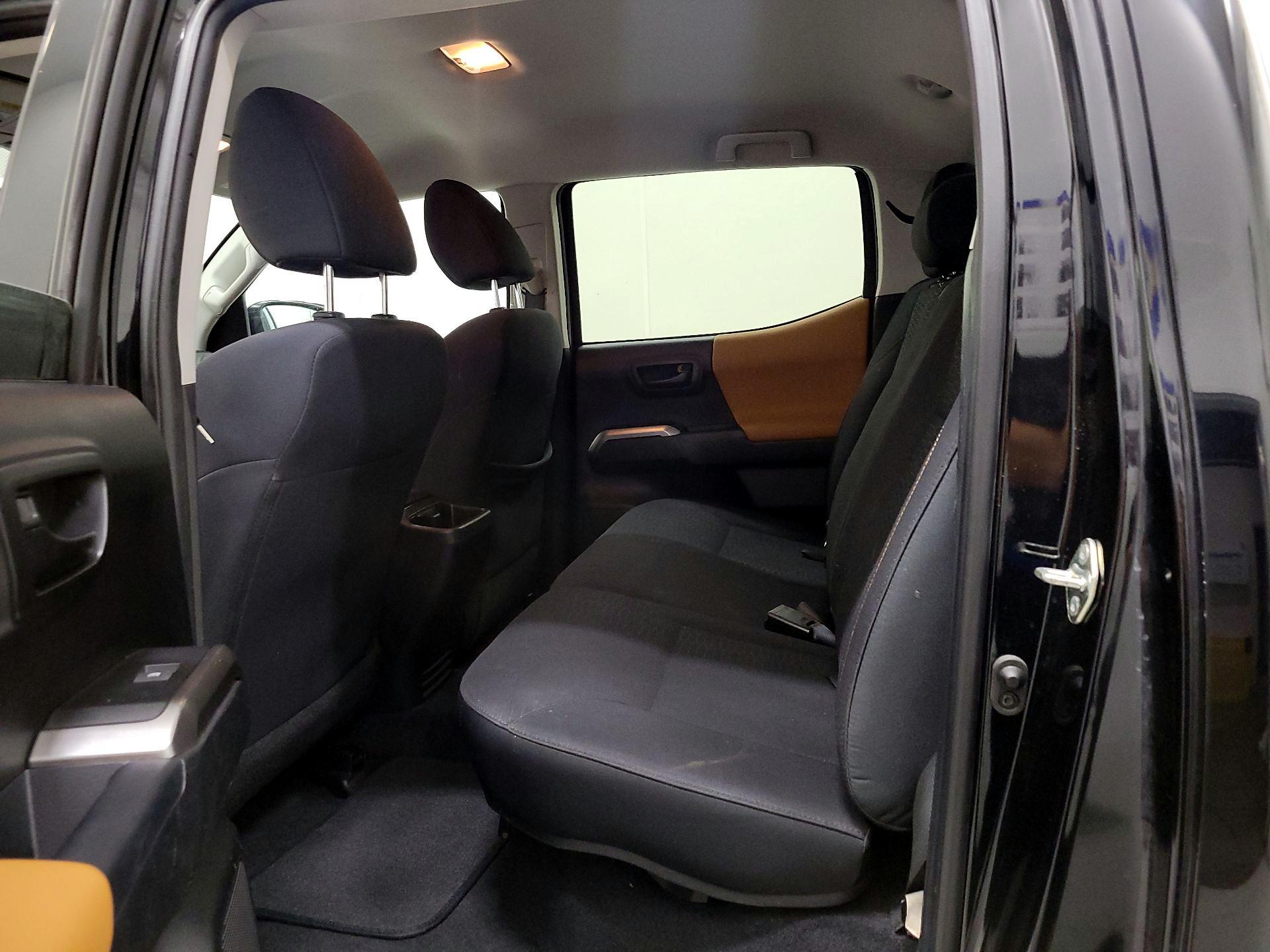 Thumbnail: 2018 Toyota Tacoma - 18