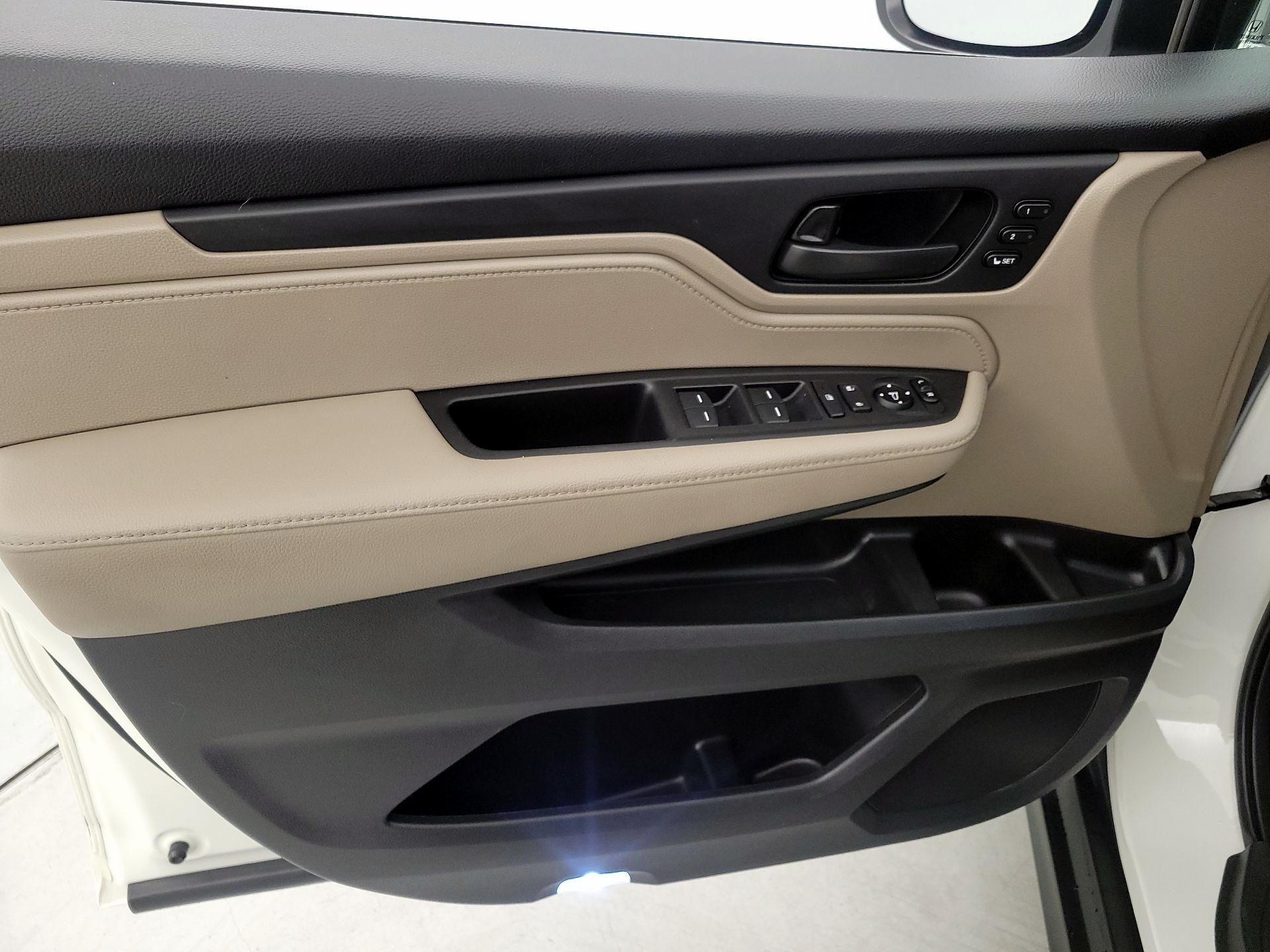 Thumbnail: 2019 Honda Odyssey - 12