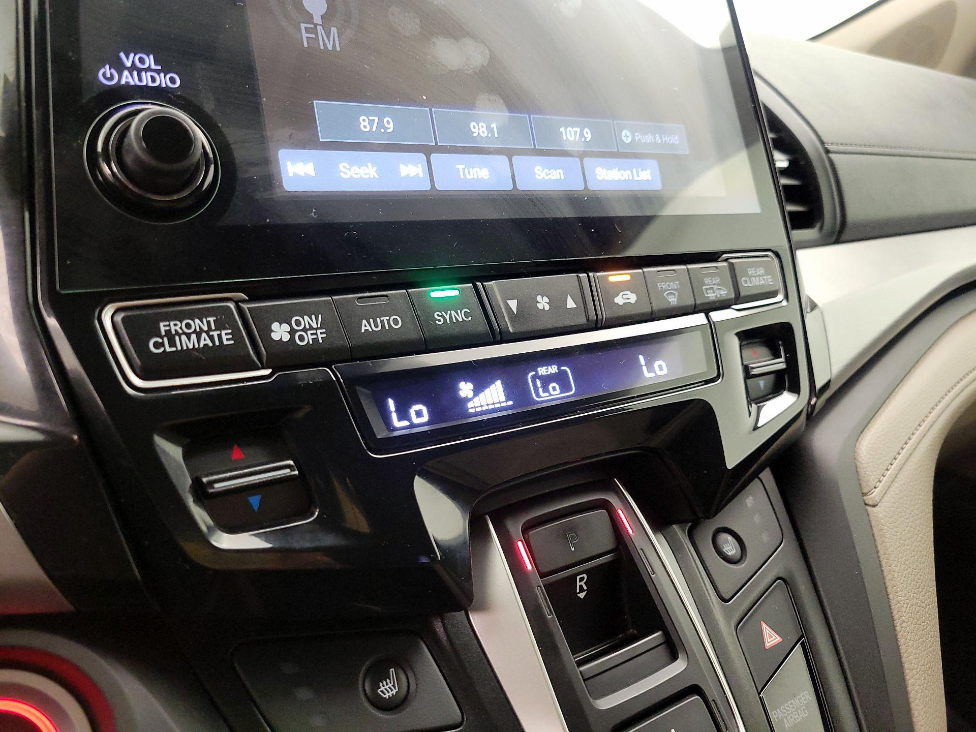 Thumbnail: 2019 Honda Odyssey - 16