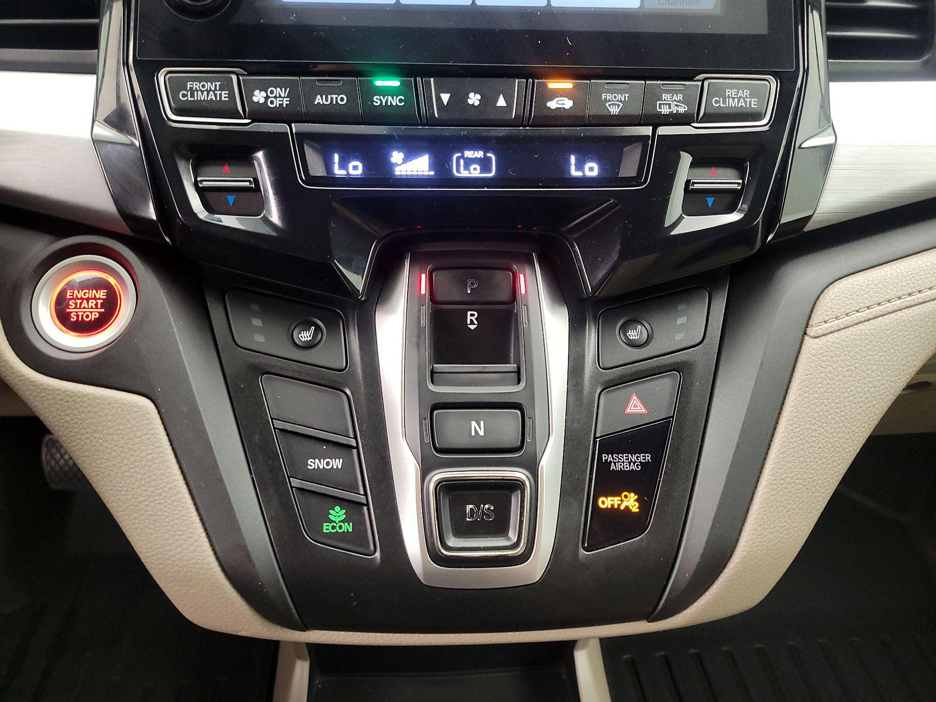 Thumbnail: 2019 Honda Odyssey - 17
