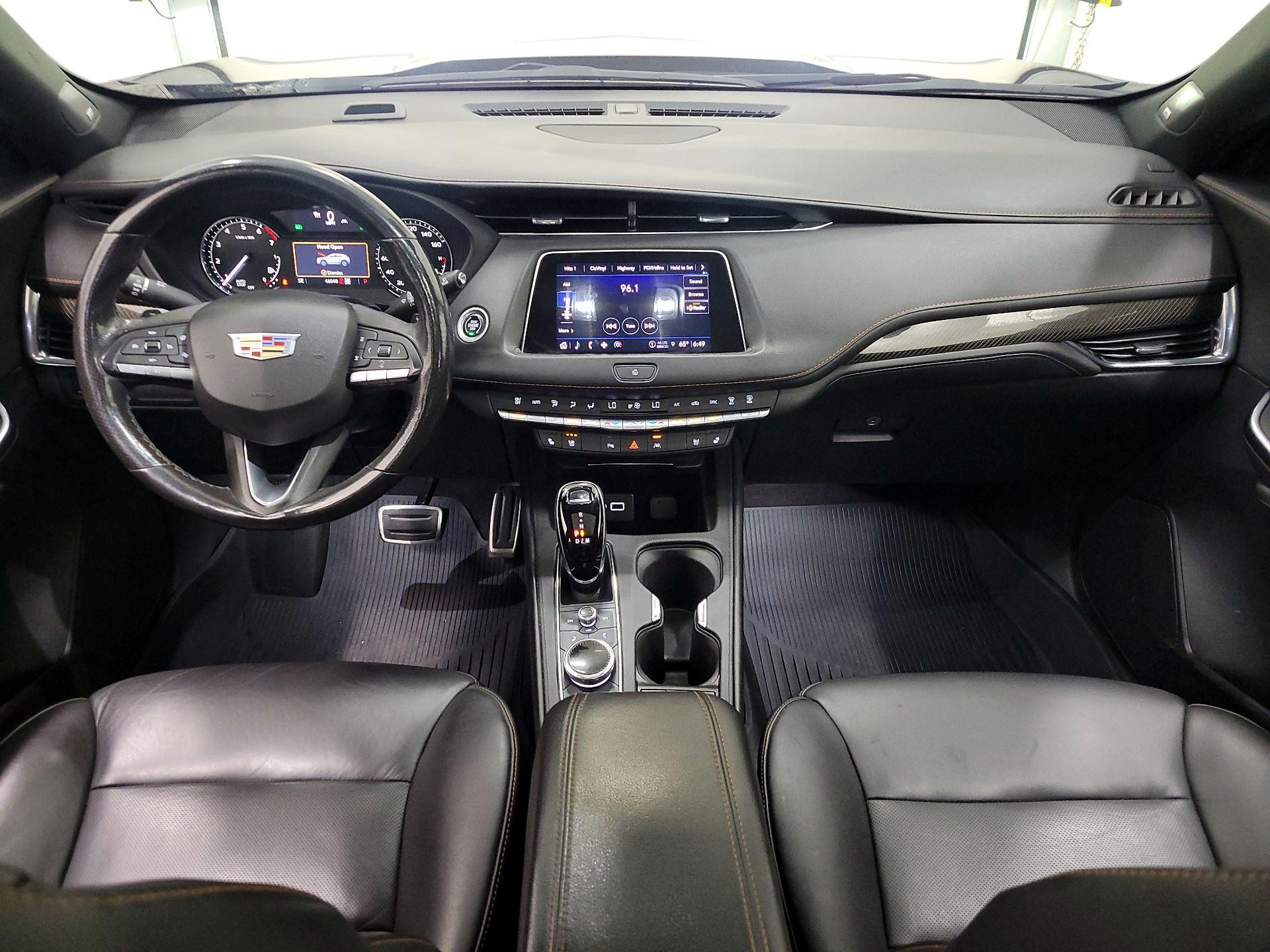 Thumbnail: 2023 Cadillac XT4 - 9