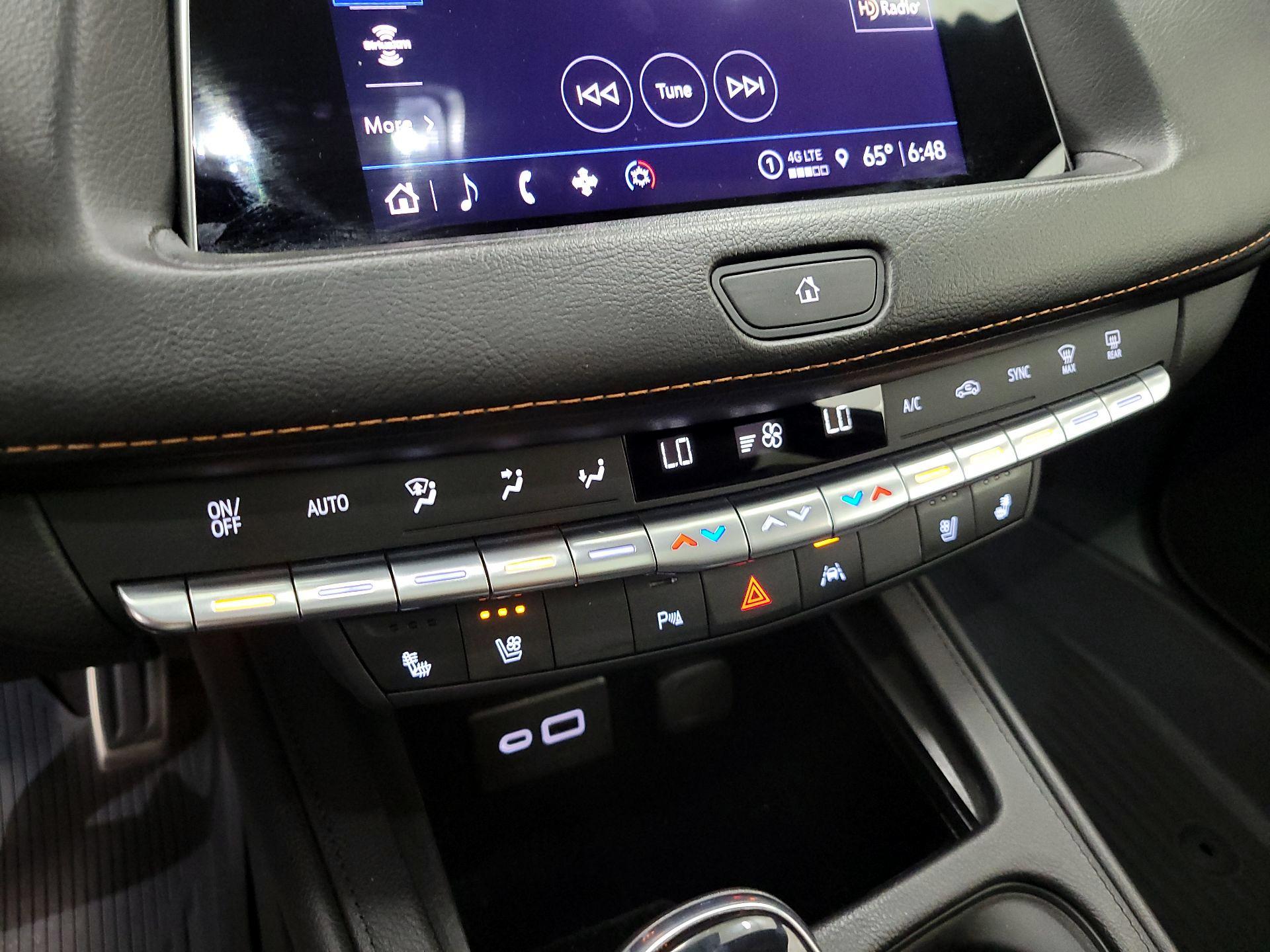 Thumbnail: 2023 Cadillac XT4 - 16