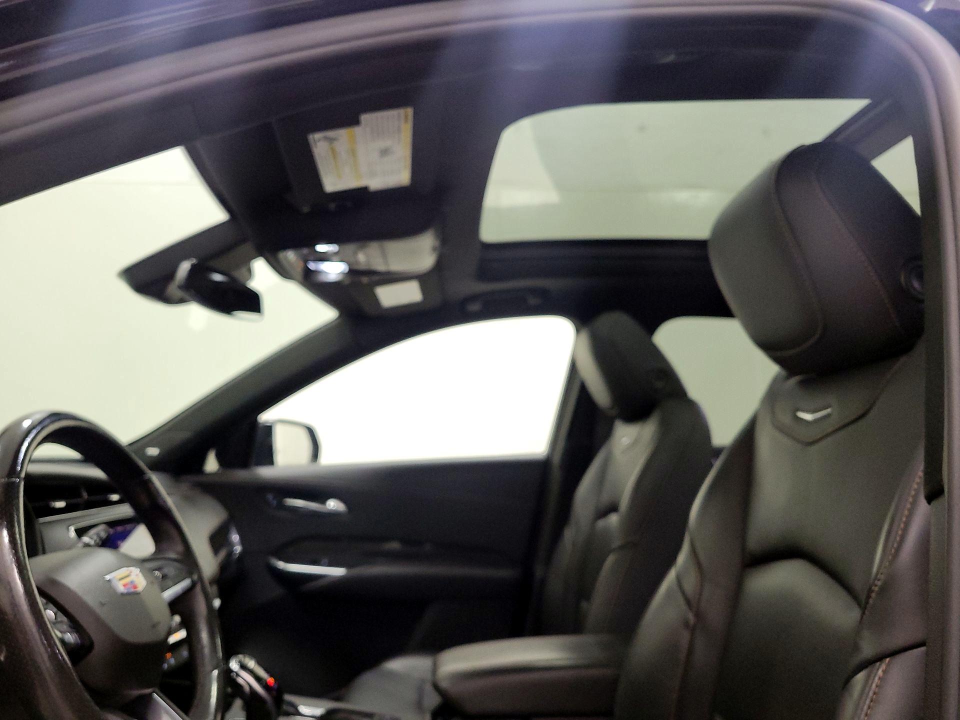 Thumbnail: 2023 Cadillac XT4 - 19