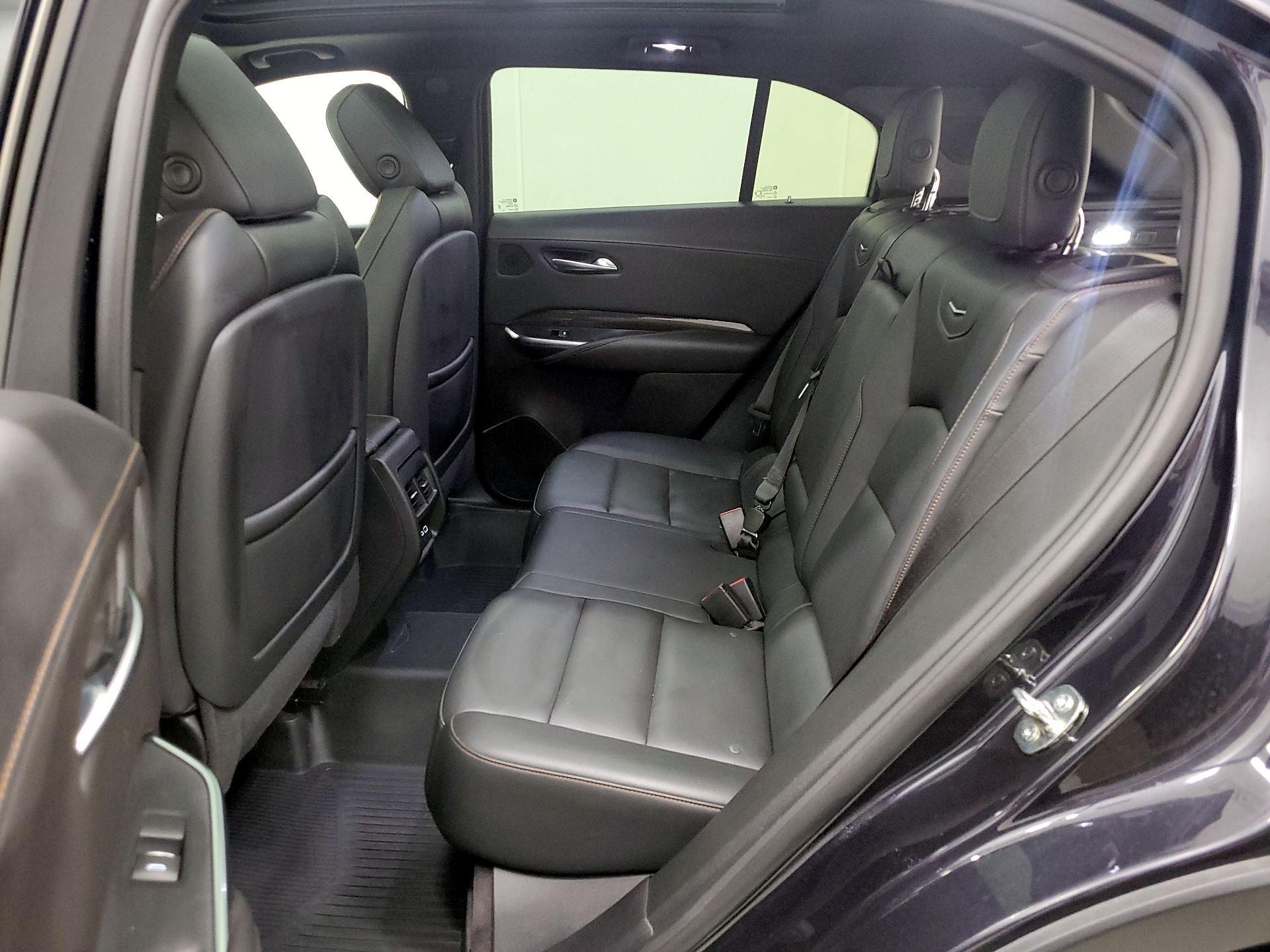 Thumbnail: 2023 Cadillac XT4 - 20