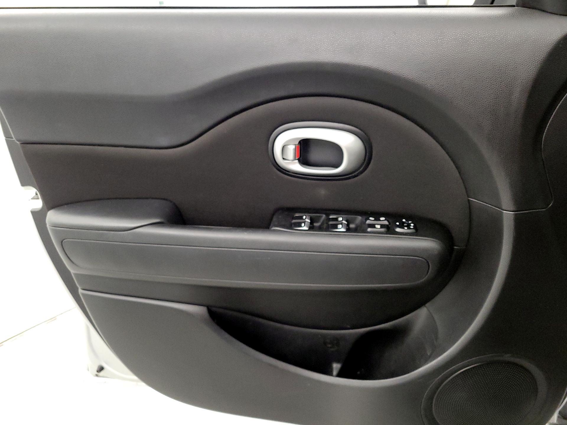 Thumbnail: 2017 Kia Soul - 12
