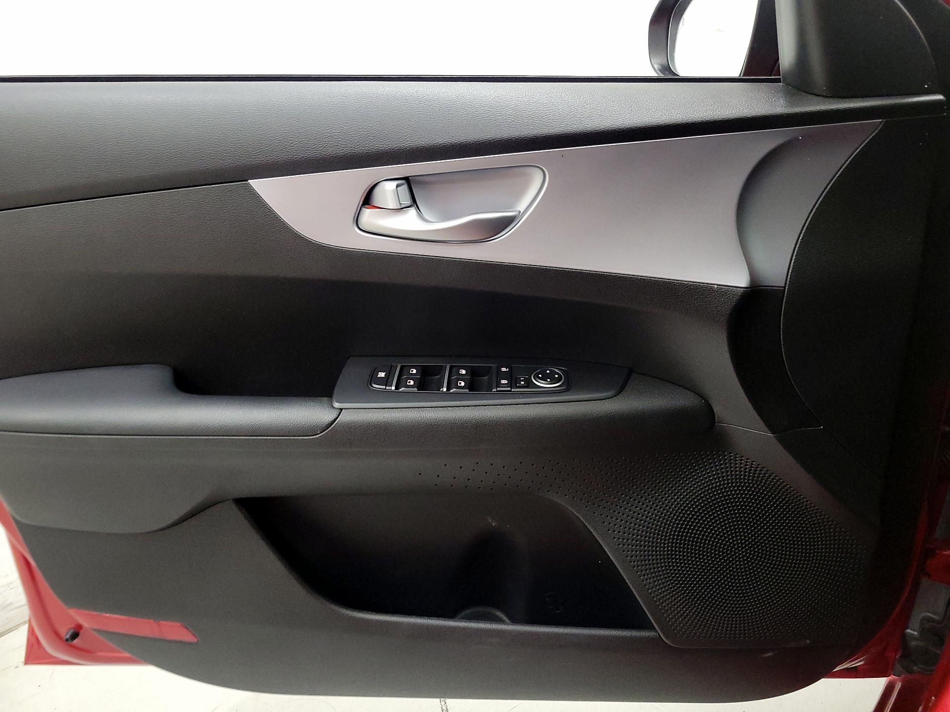 Thumbnail: 2023 Kia Forte - 12