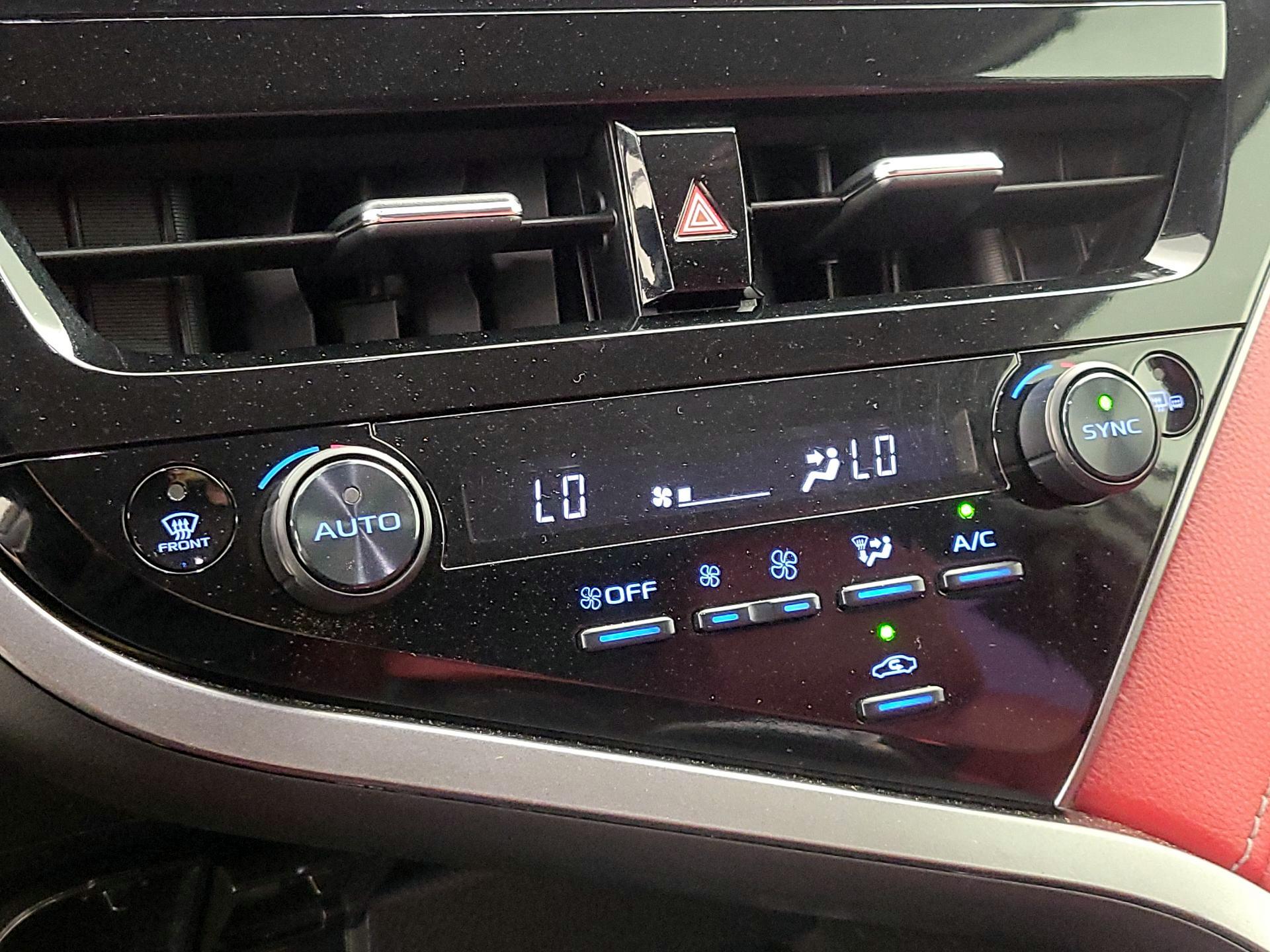 Thumbnail: 2022 Toyota Camry - 16