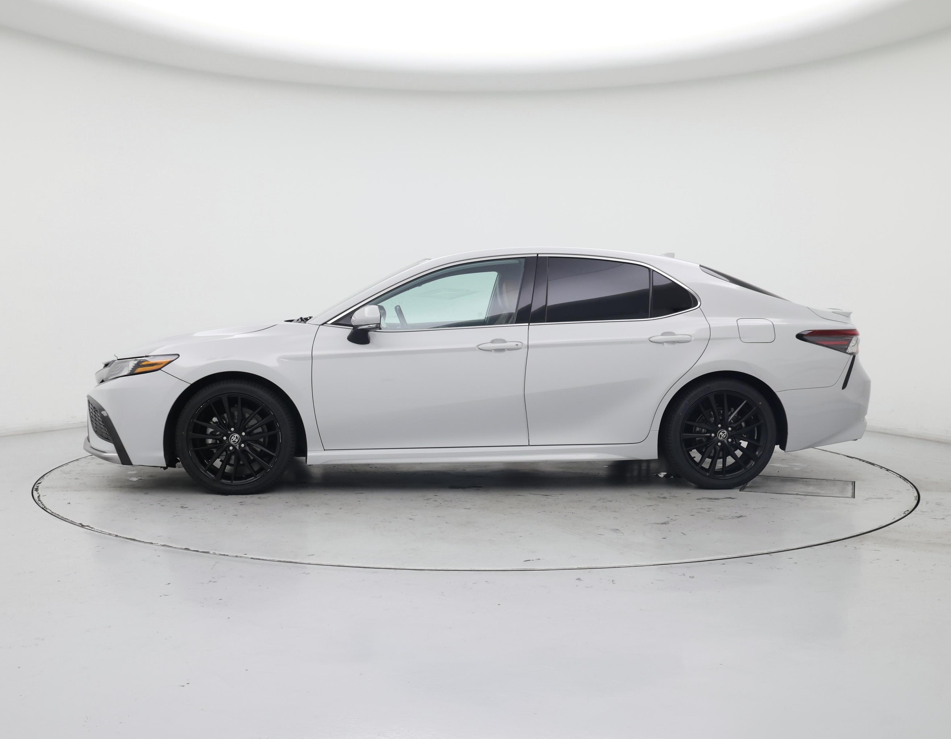 Thumbnail: 2022 Toyota Camry - 3