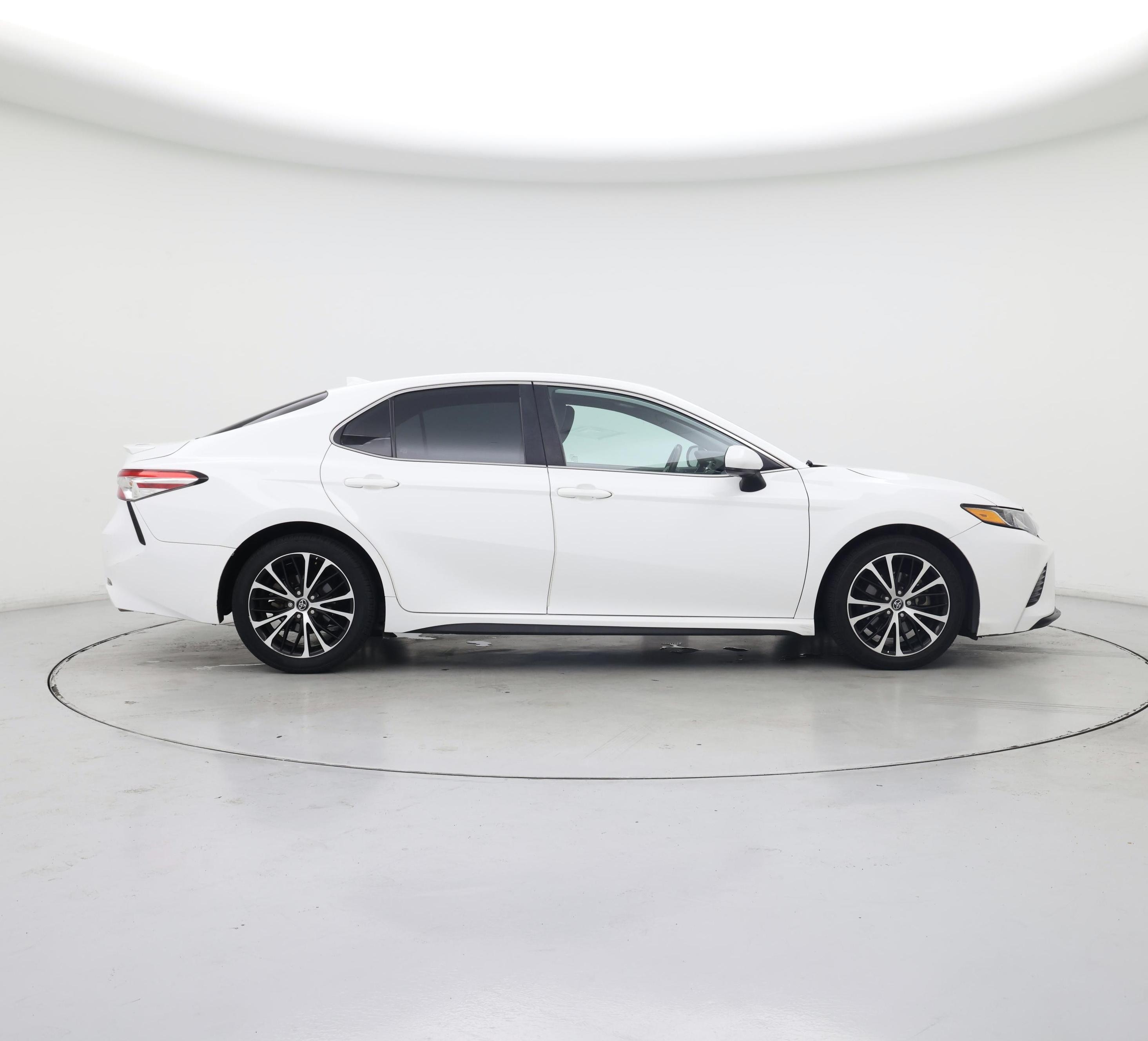Thumbnail: 2020 Toyota Camry - 7