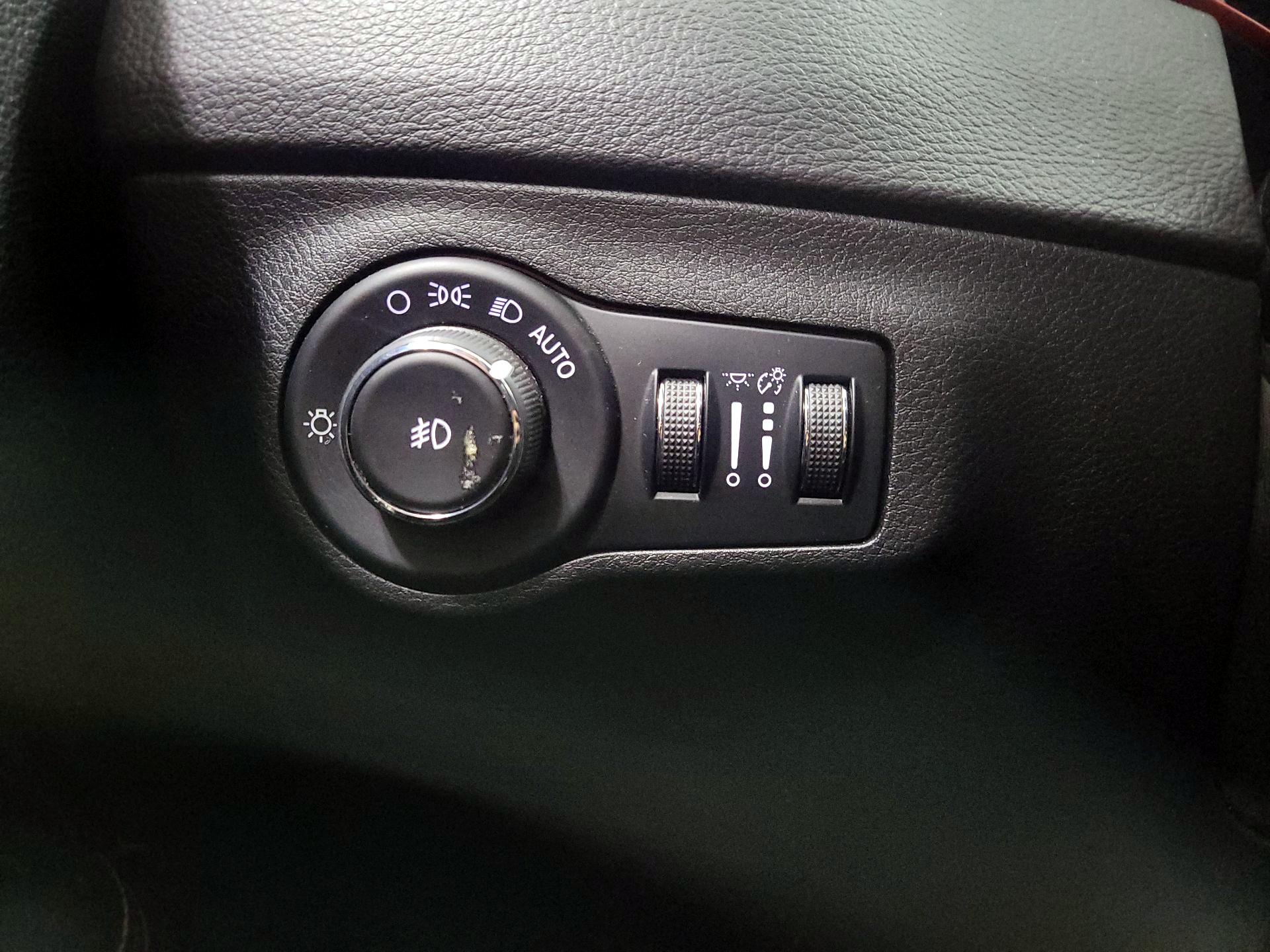 Thumbnail: 2018 Jeep Compass - 13