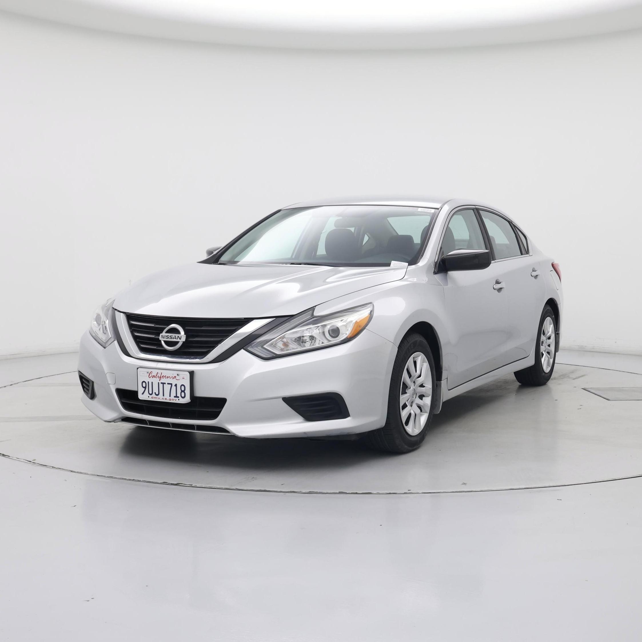 Thumbnail: 2017 Nissan Altima - 4