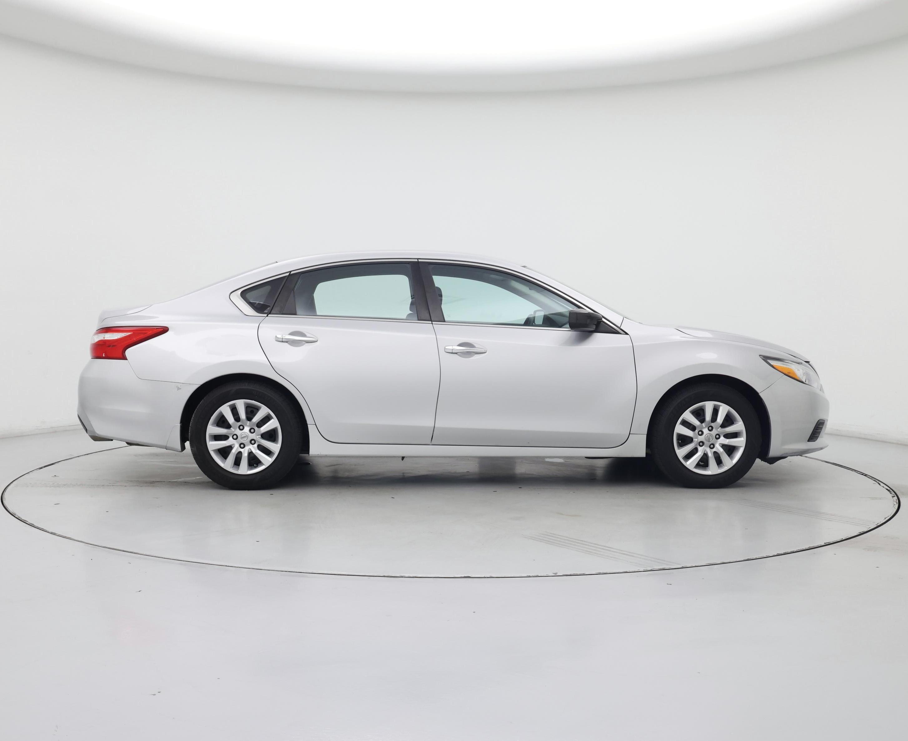 Thumbnail: 2017 Nissan Altima - 7