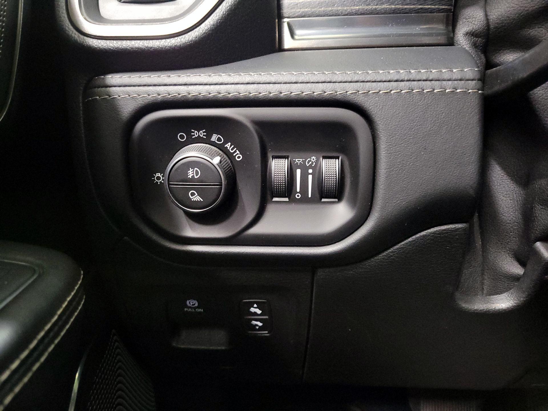 Thumbnail: 2019 RAM 1500 - 13