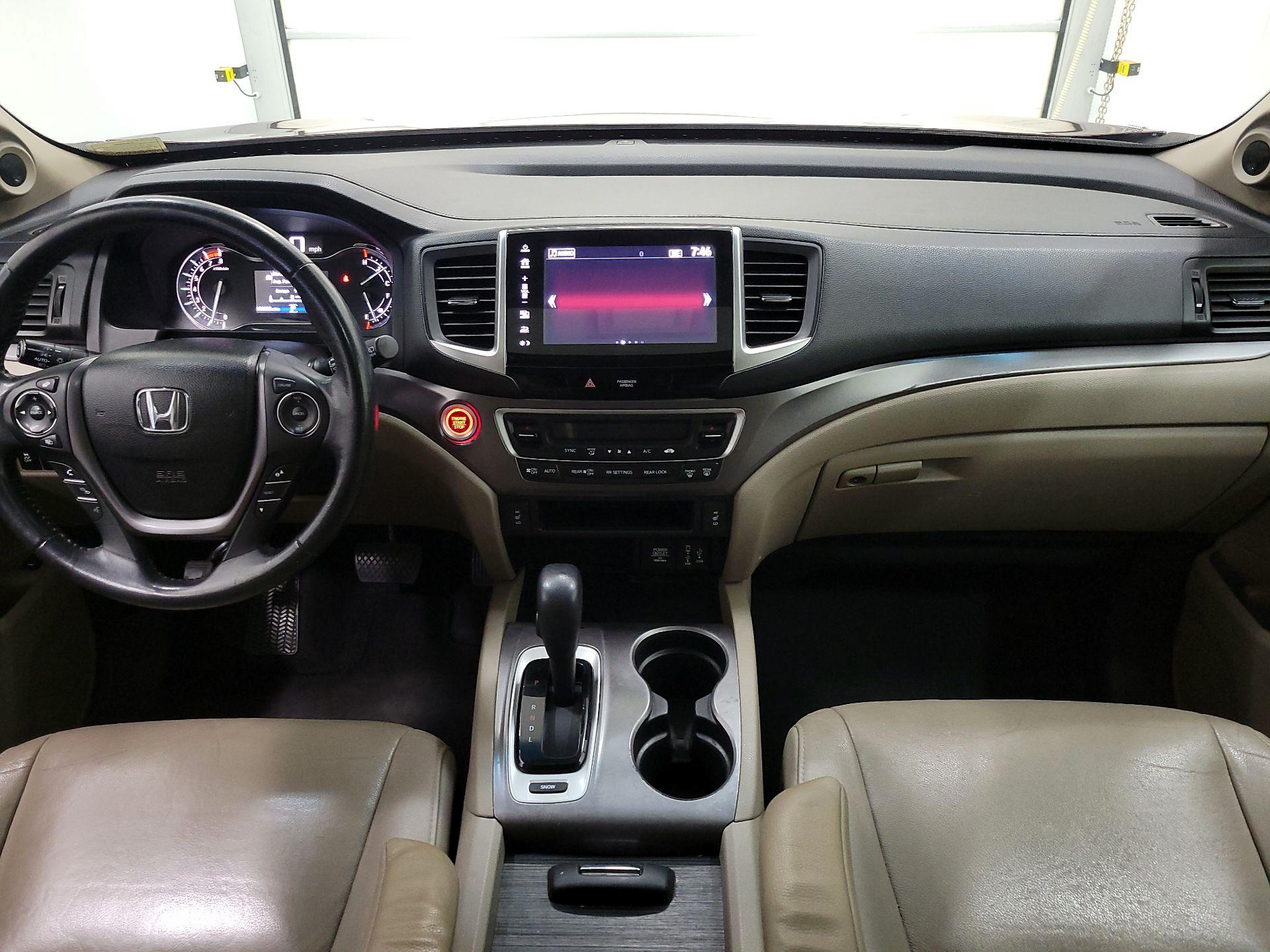 Thumbnail: 2018 Honda Pilot - 9