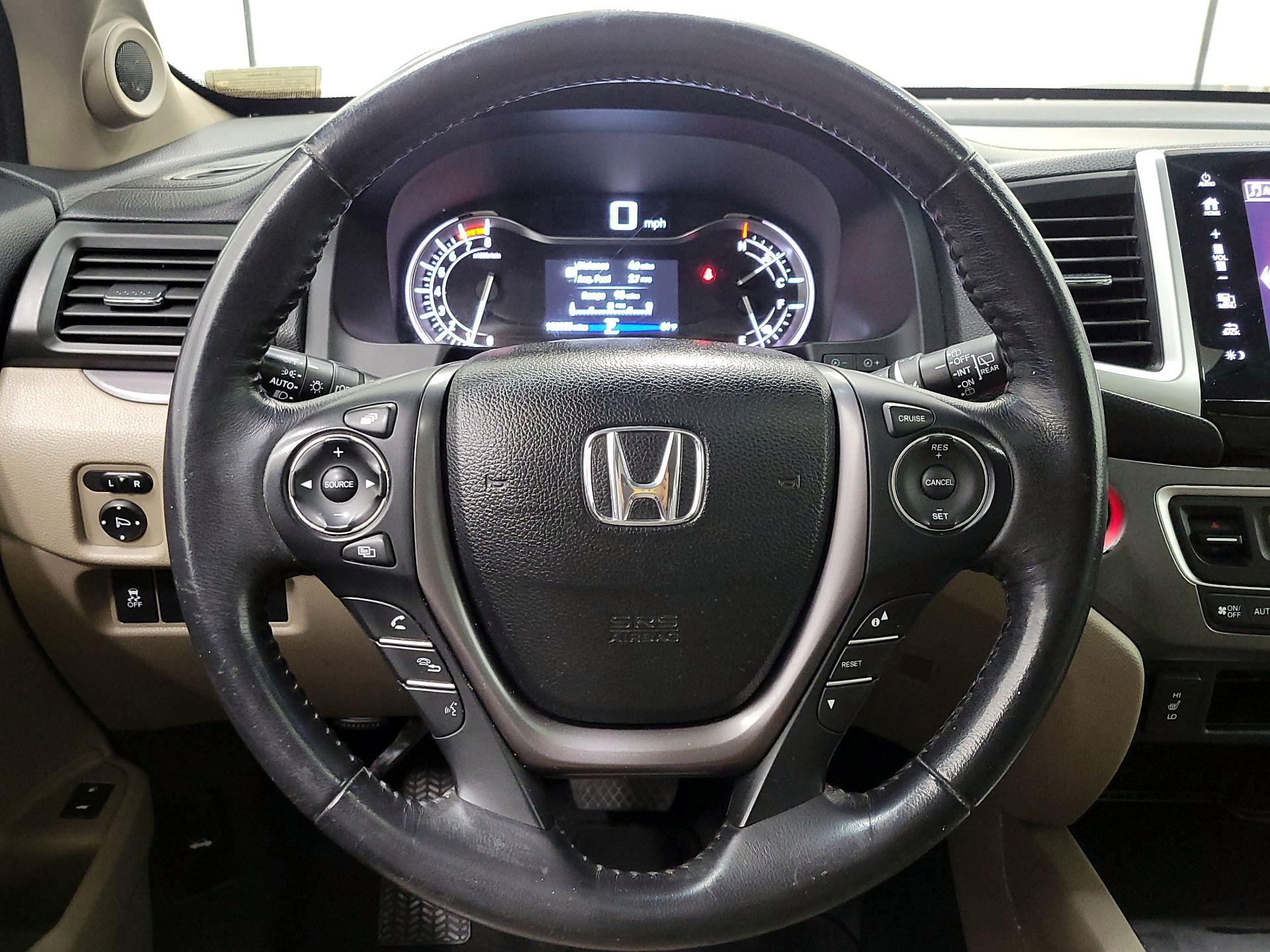 Thumbnail: 2018 Honda Pilot - 10