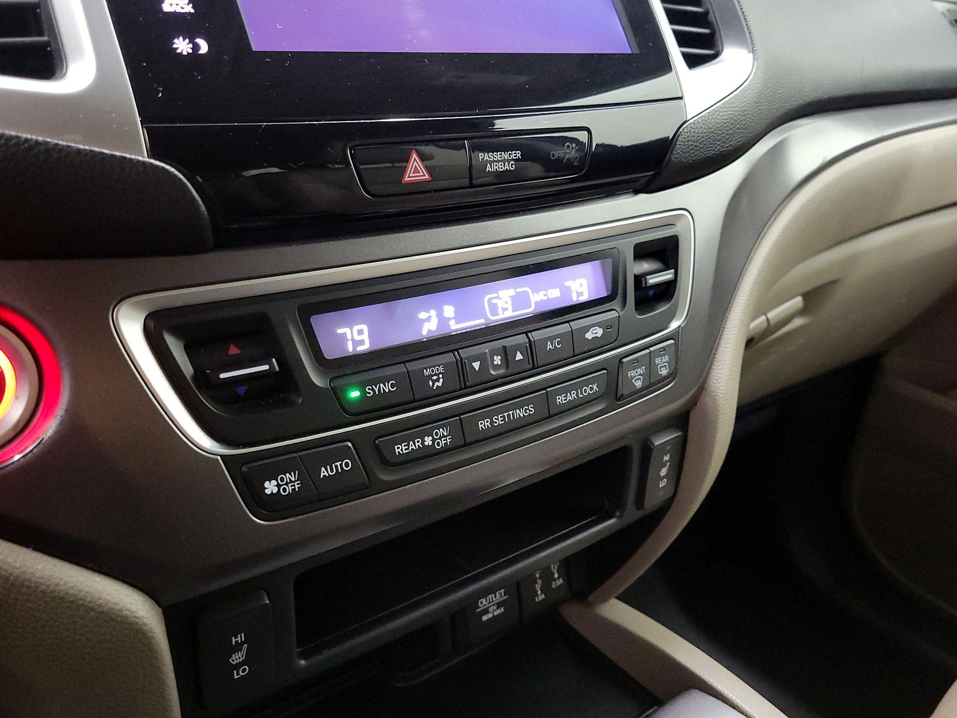 Thumbnail: 2018 Honda Pilot - 16