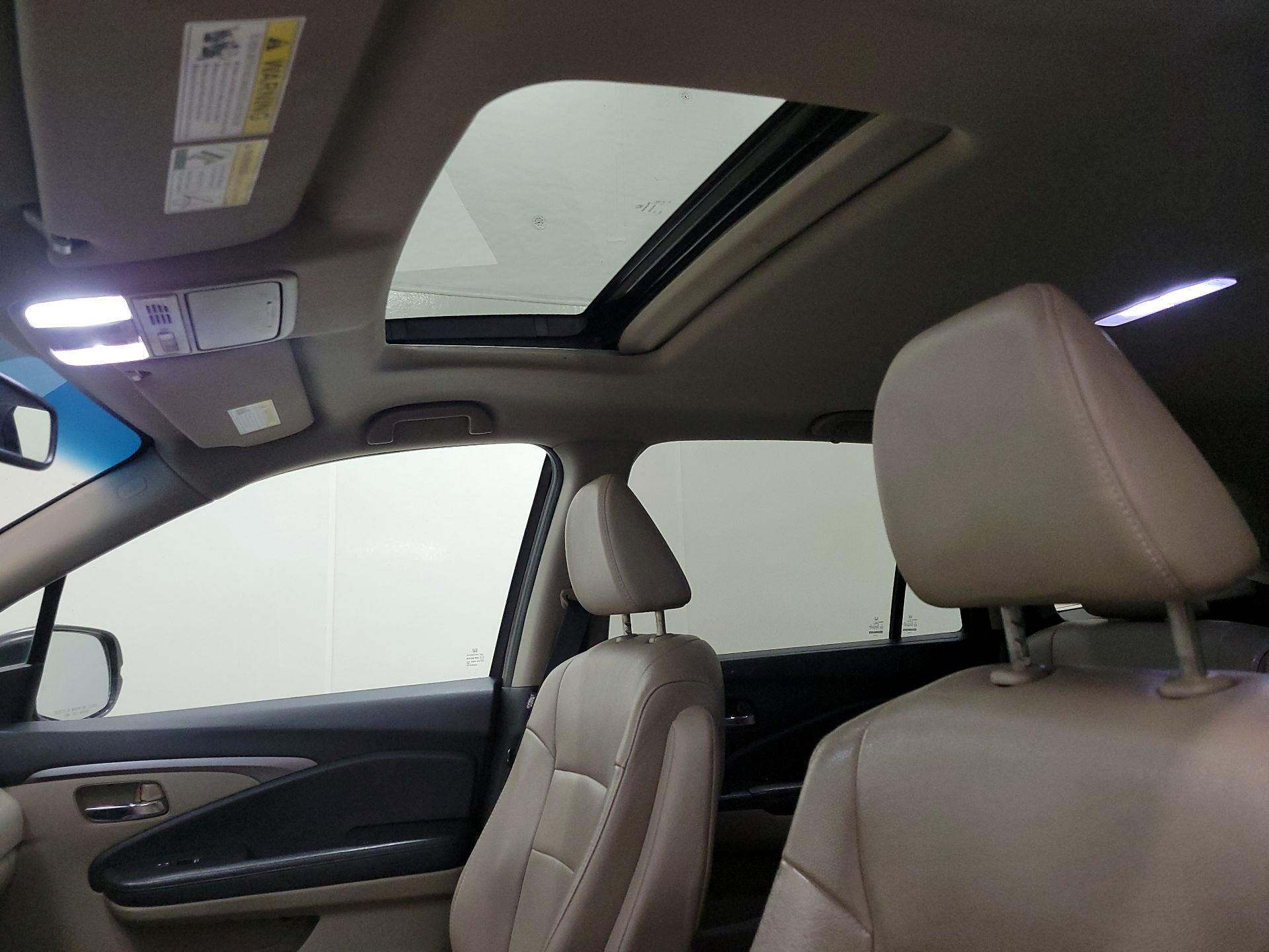 Thumbnail: 2018 Honda Pilot - 19